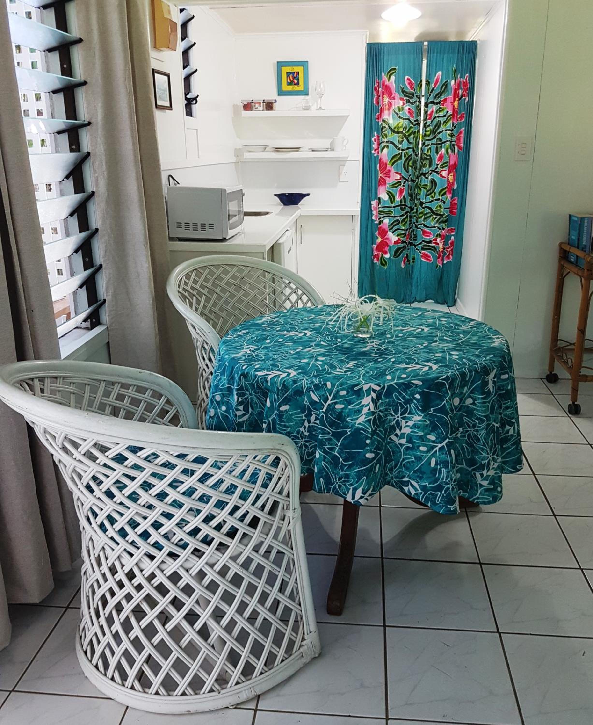 Vaka Beach Cottage with AC Unlimited Wifi
