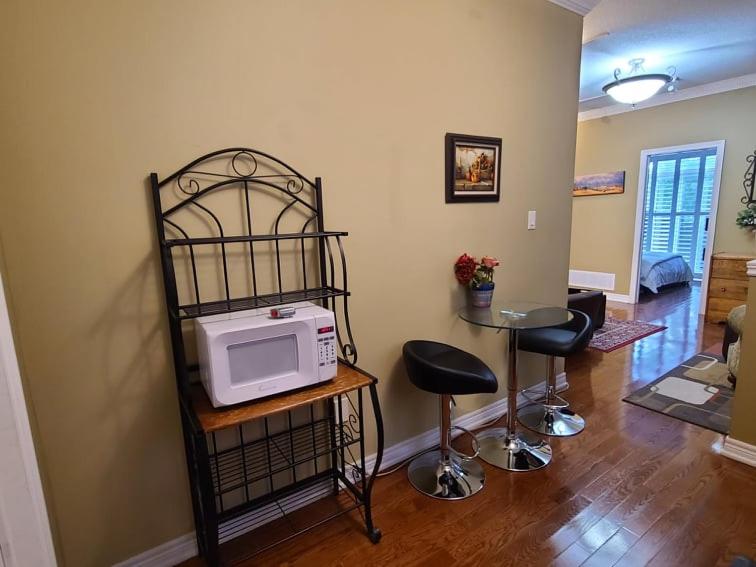 ABOVE Ground 1 Bedroom Suite in a House