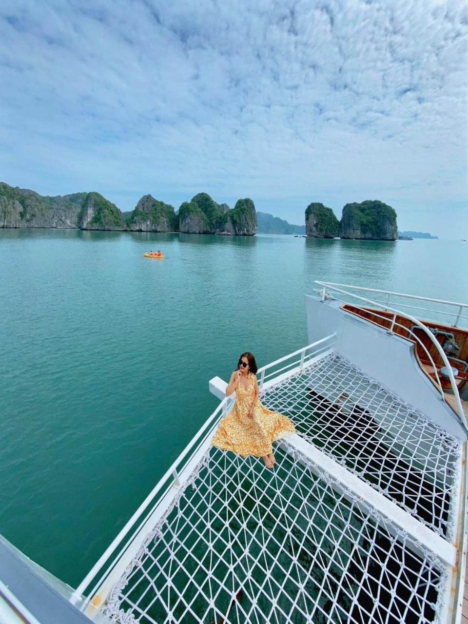 Du thuyền 5 sao thăm vịnh Hạ Long trong ngày - Daily - Lan Hạ - CAT view 2
