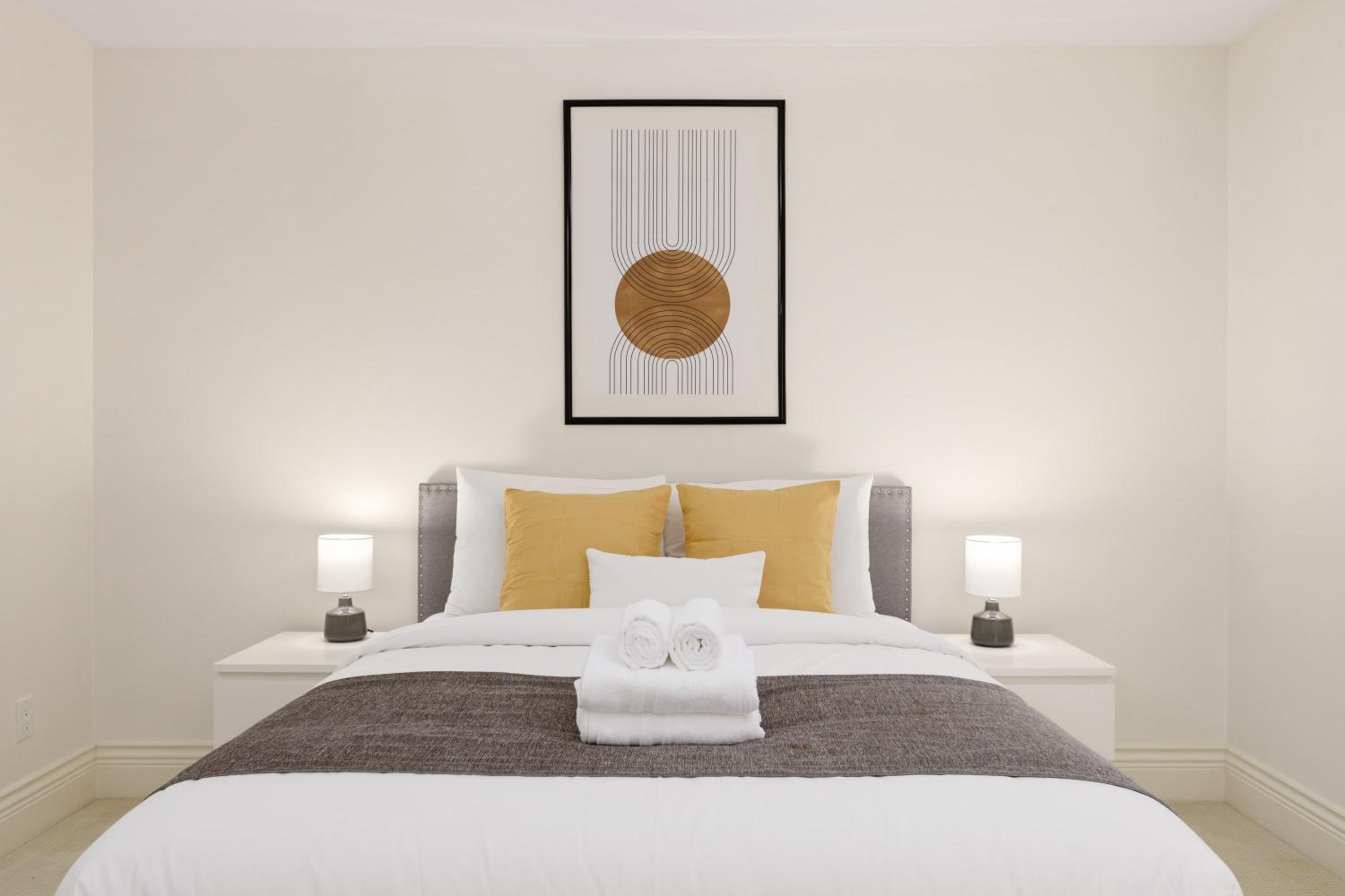 2 Br basement suite Melbourne Av