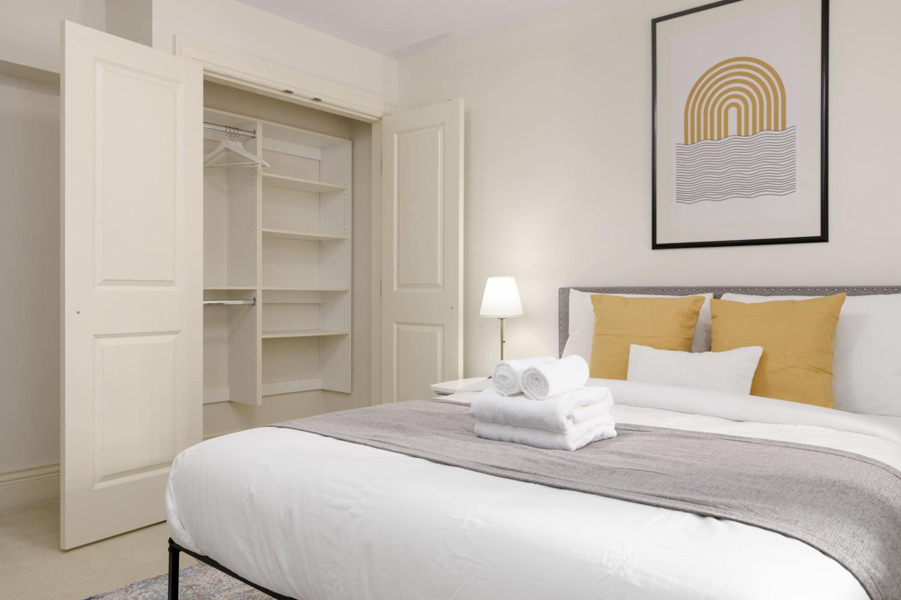 2 Br basement suite Melbourne Av