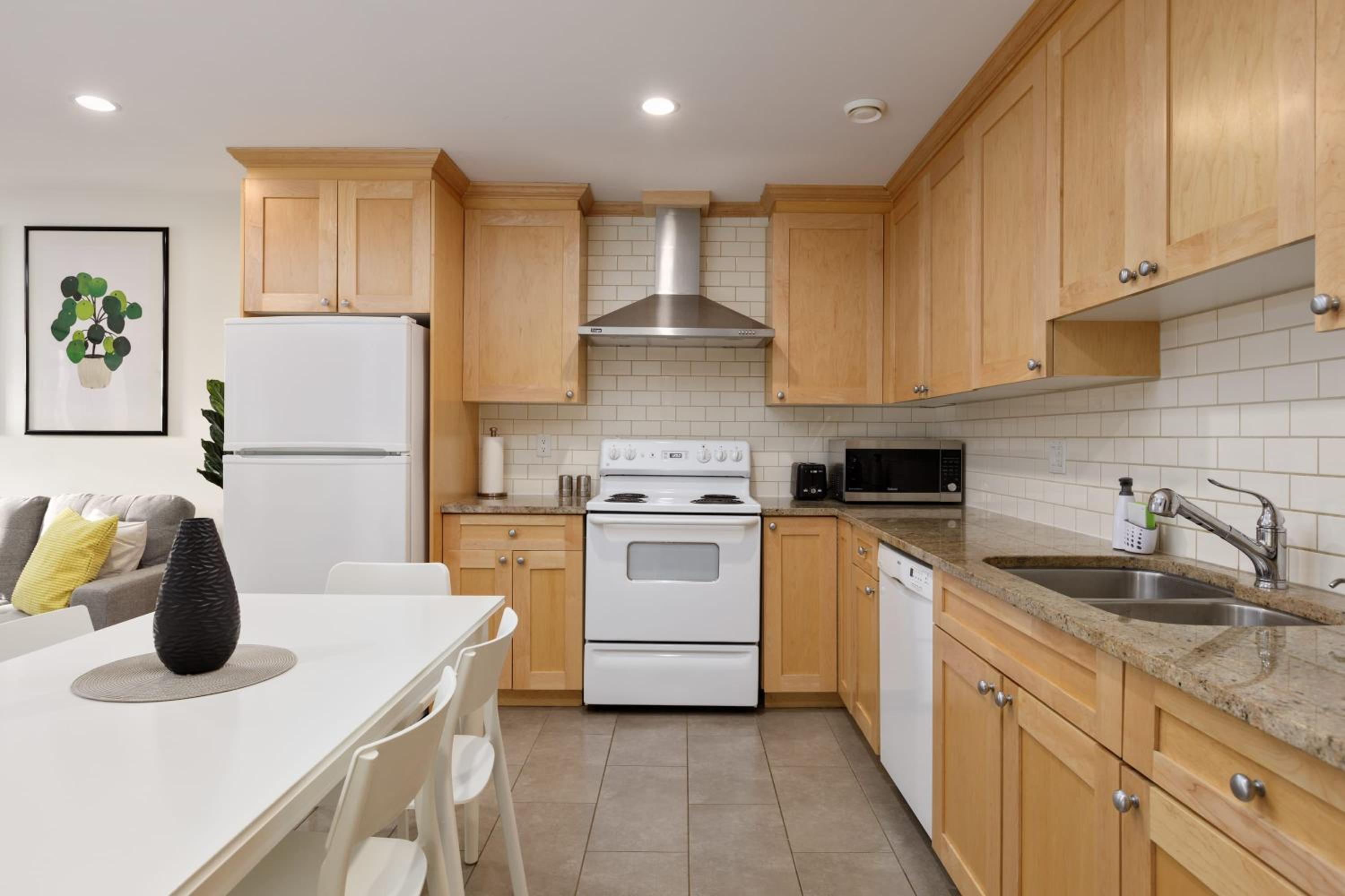 2 Br basement suite Melbourne Av