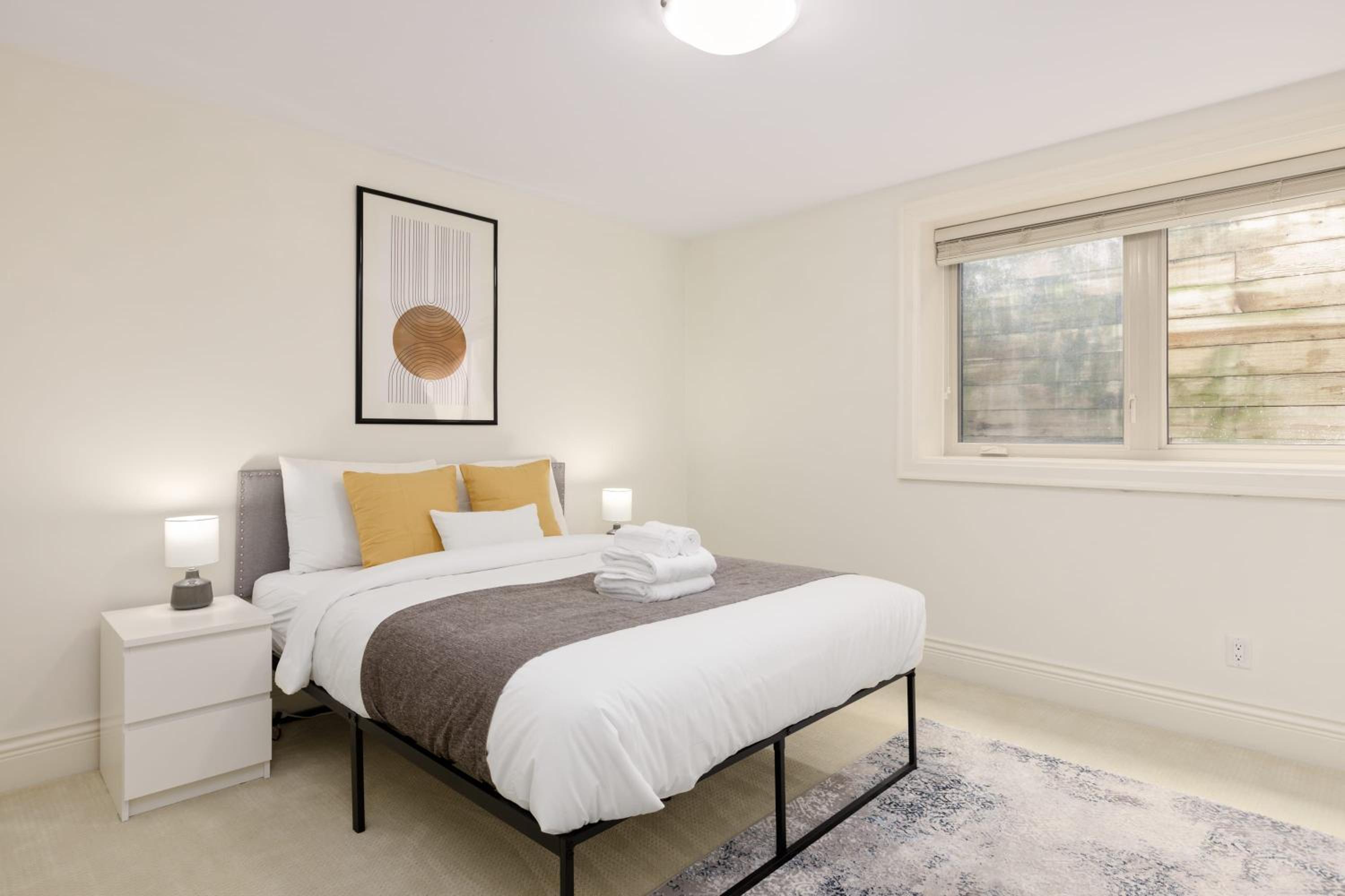 2 Br basement suite Melbourne Av