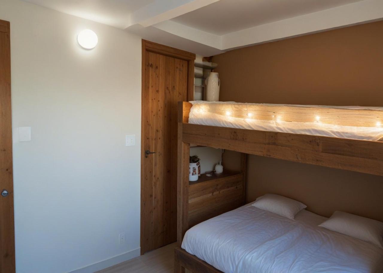 Chambre Sérénité avec Salle de Bain Privée Proche de l'Aéroport