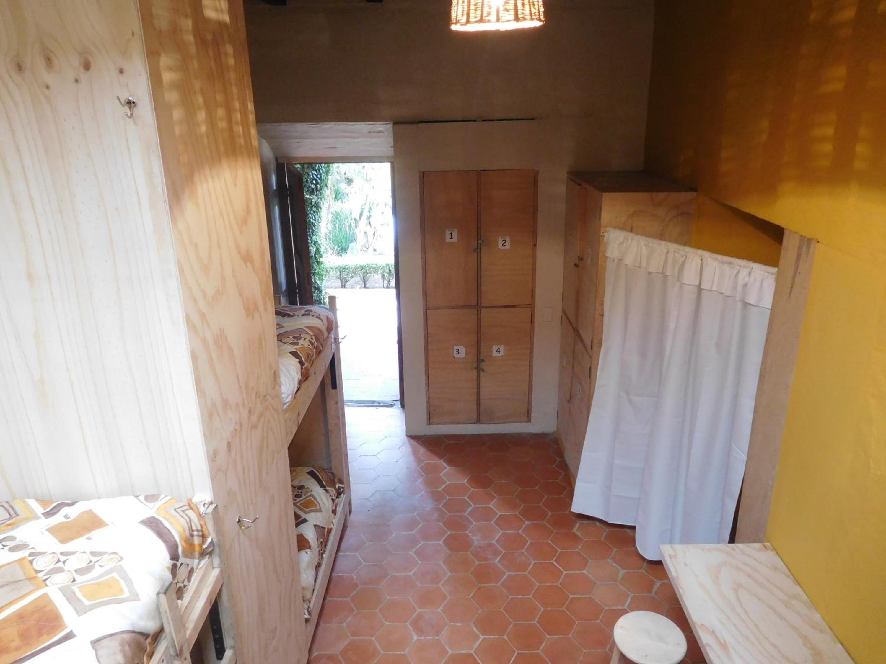 Rossco Hostel & Hotel