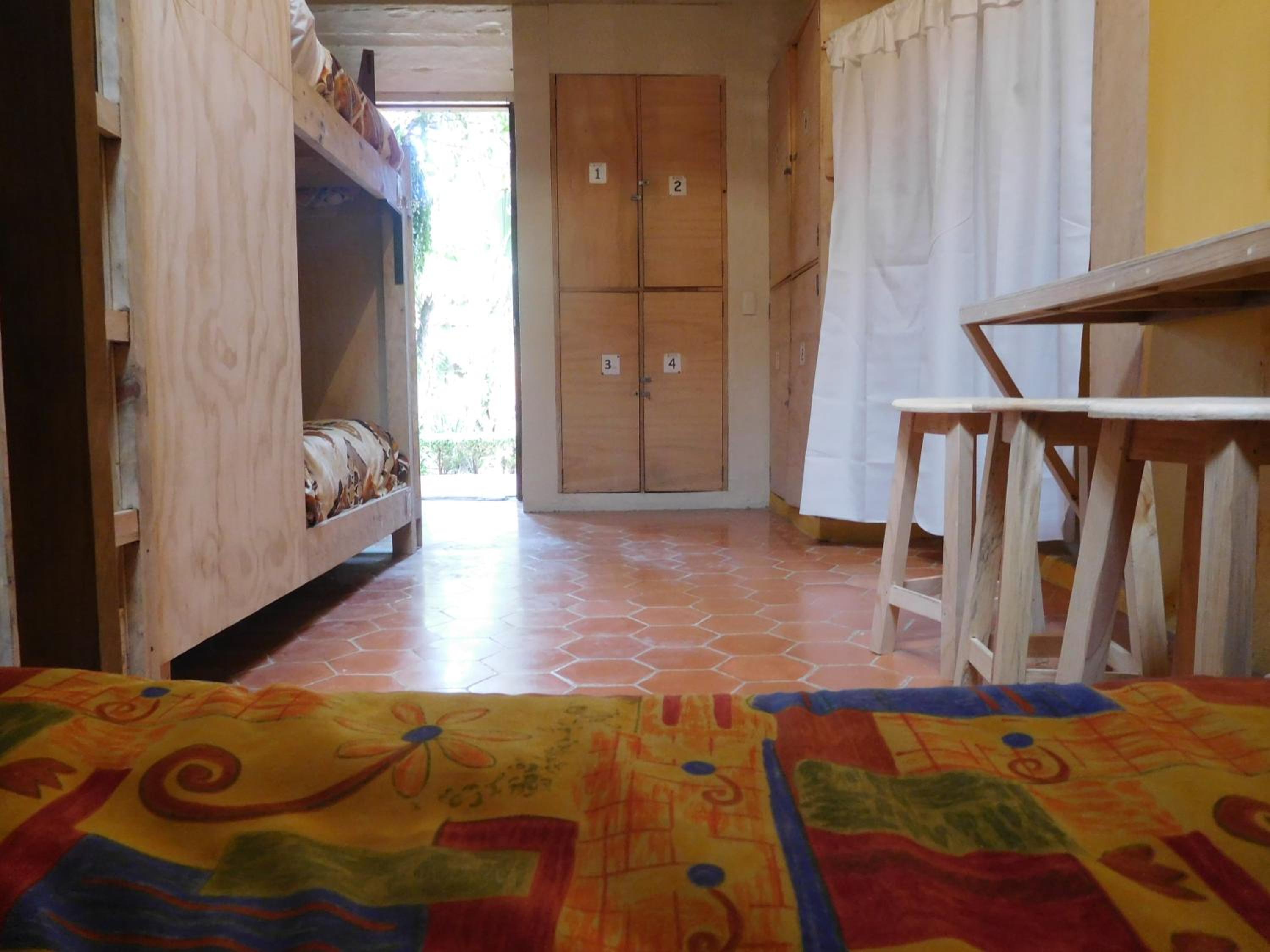 Rossco Hostel & Hotel