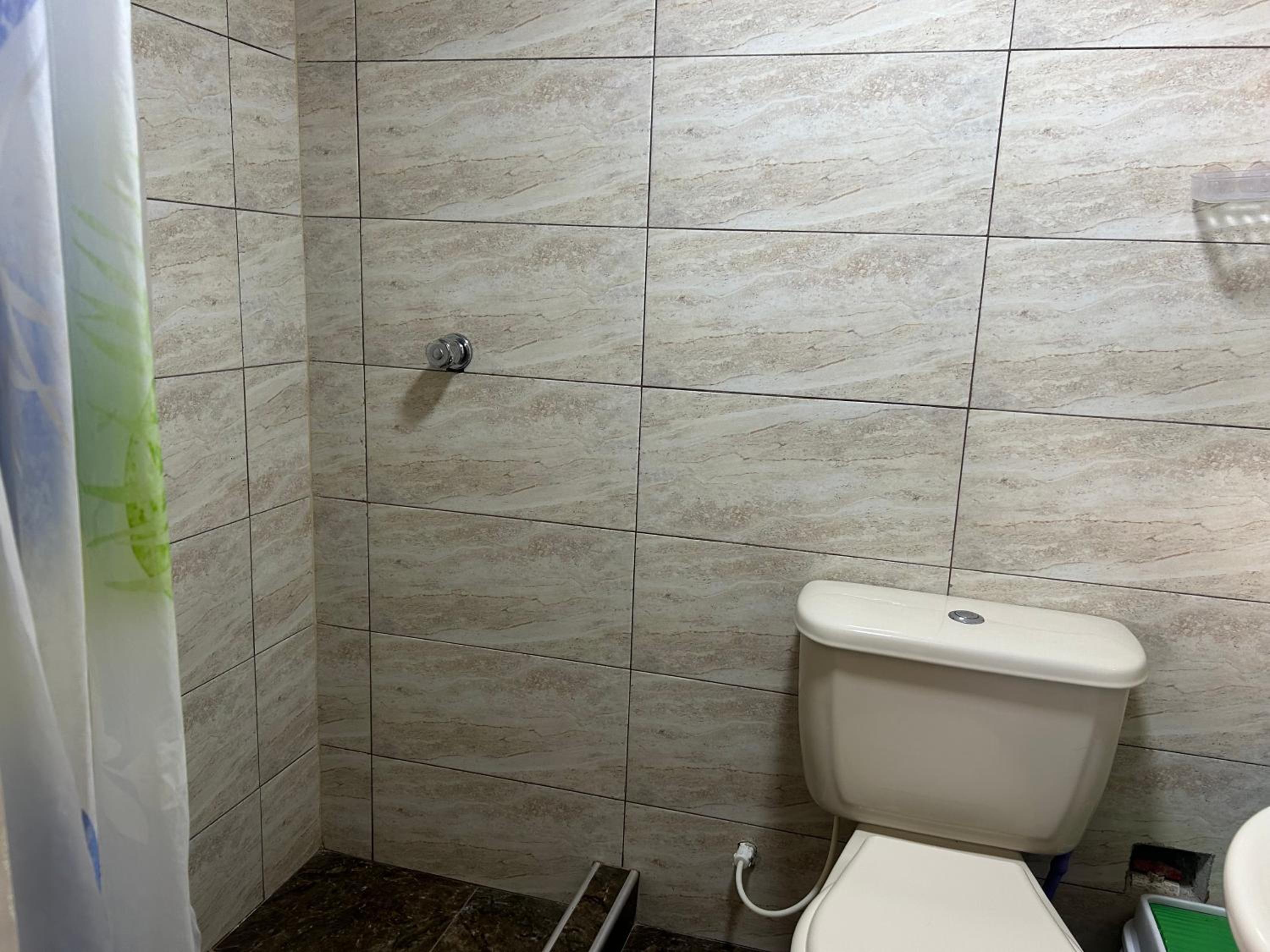 Chambre Sérénité avec Salle de Bain Privée Proche de l'Aéroport