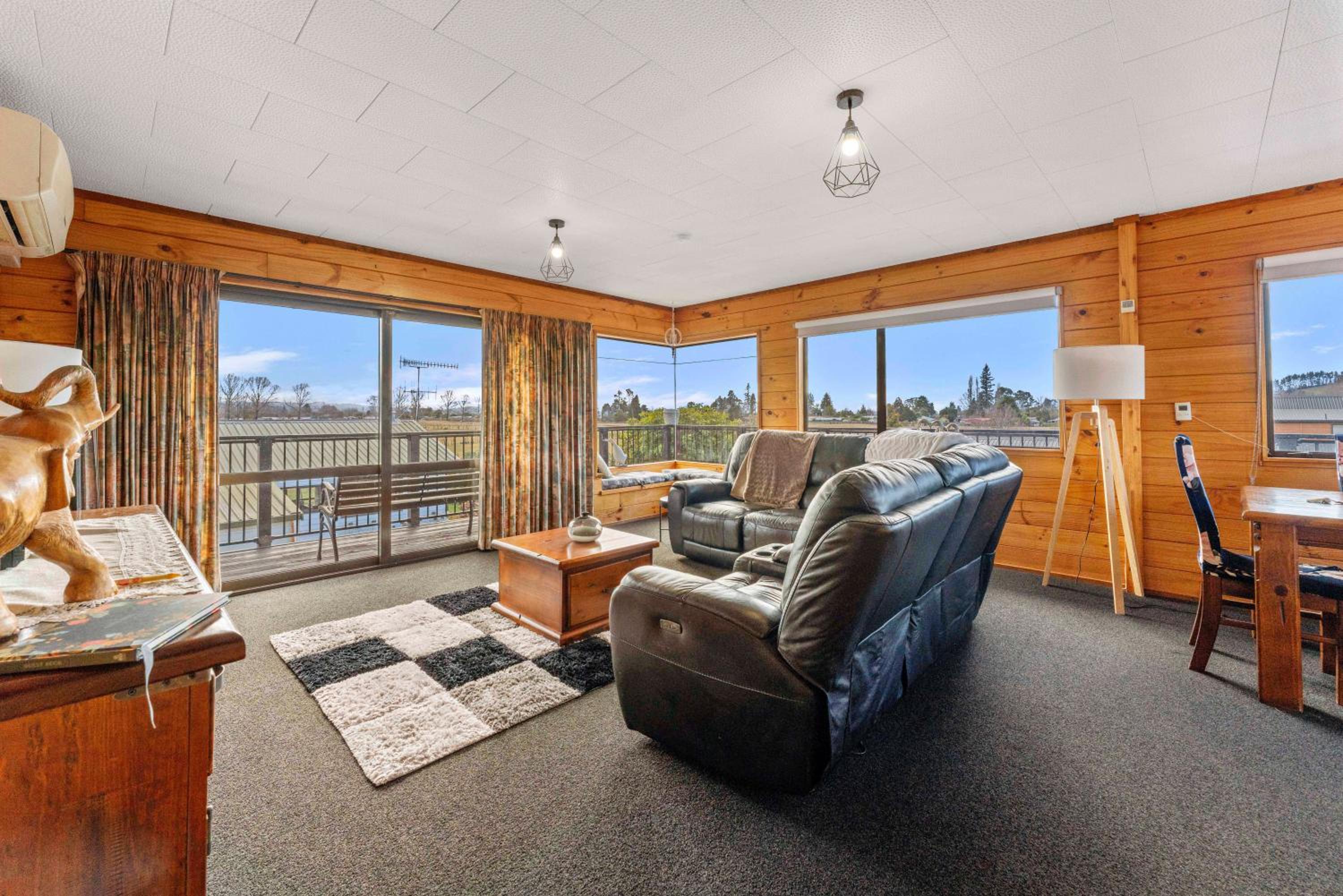 Riverside Haven - Turangi Holiday Home