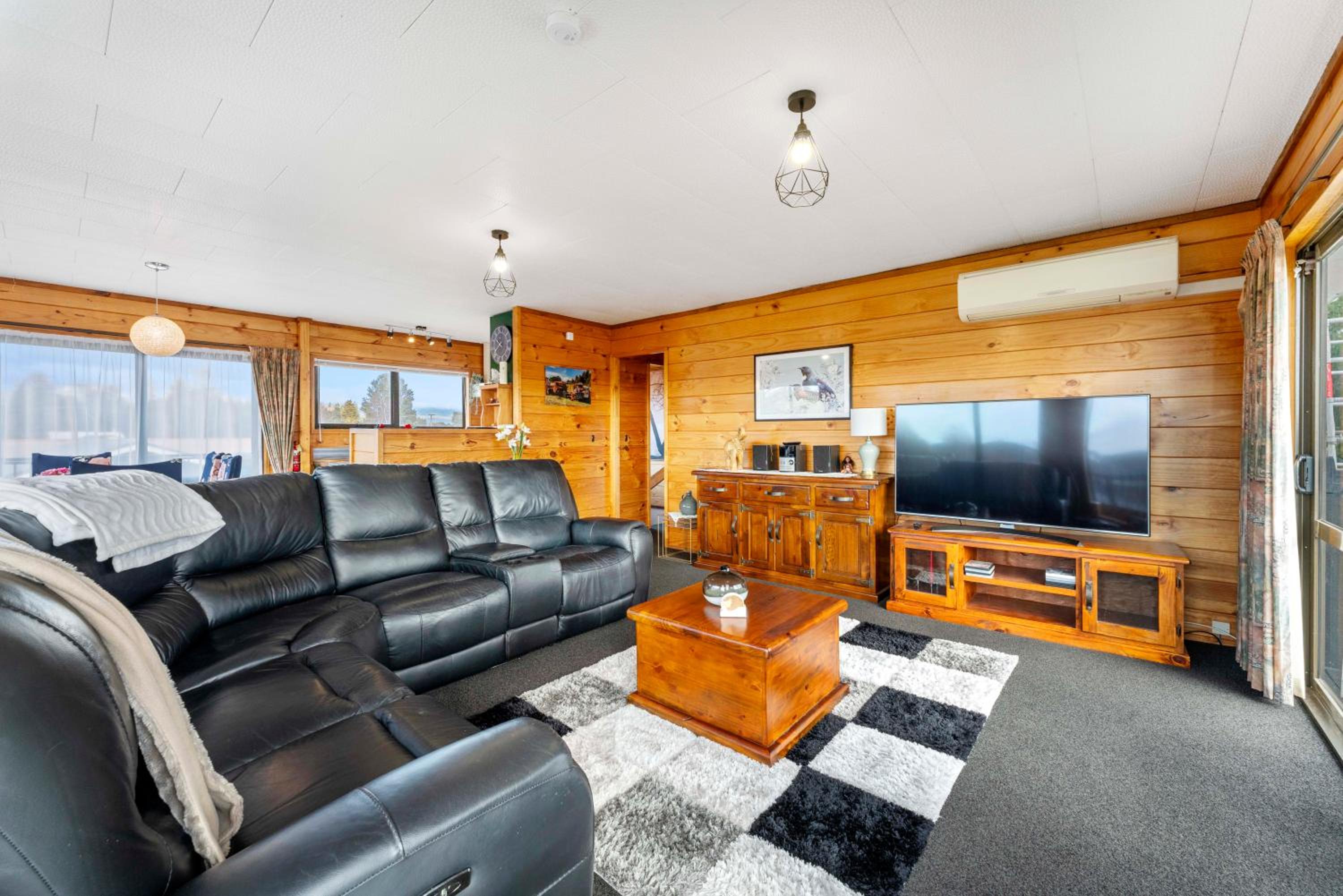 Riverside Haven - Turangi Holiday Home