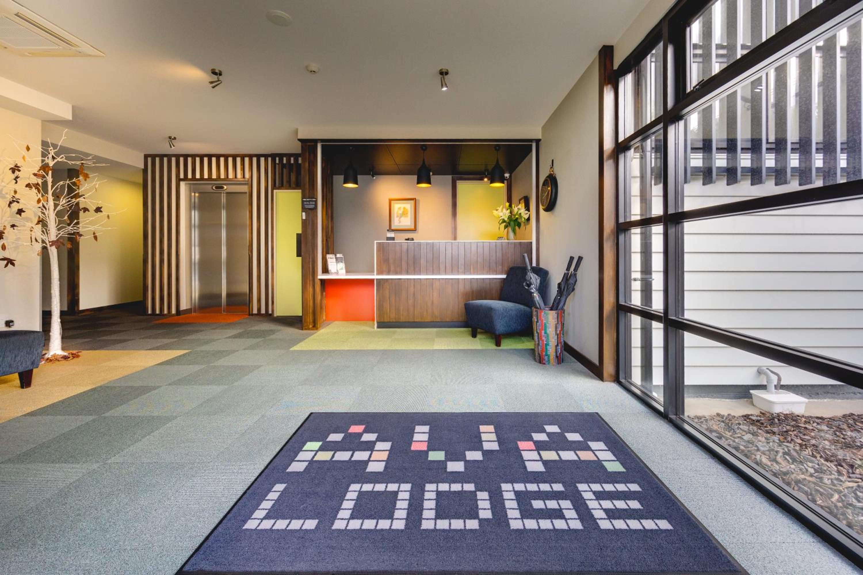 Ava Lodge