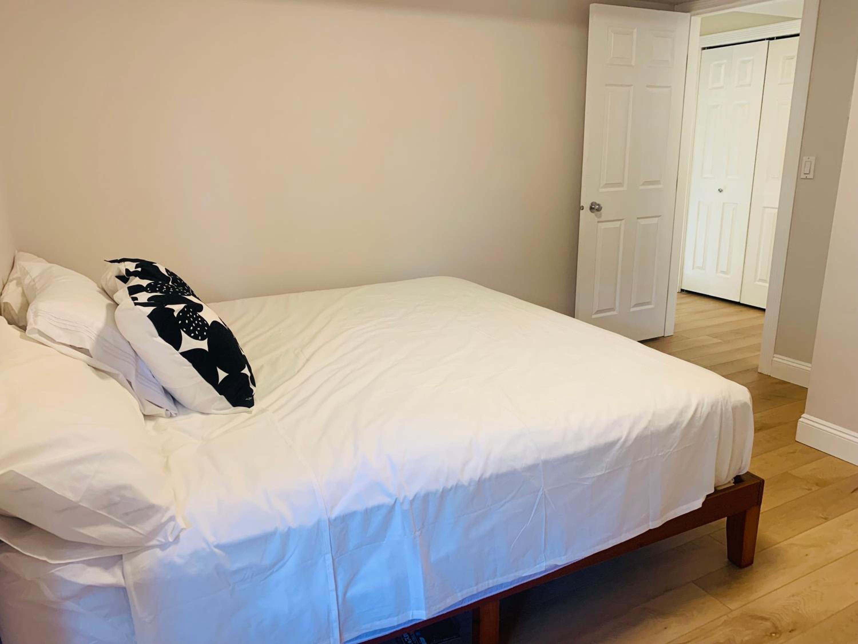 2 Beds Guest Suite to Yourself at Coquitlam Centre Mall