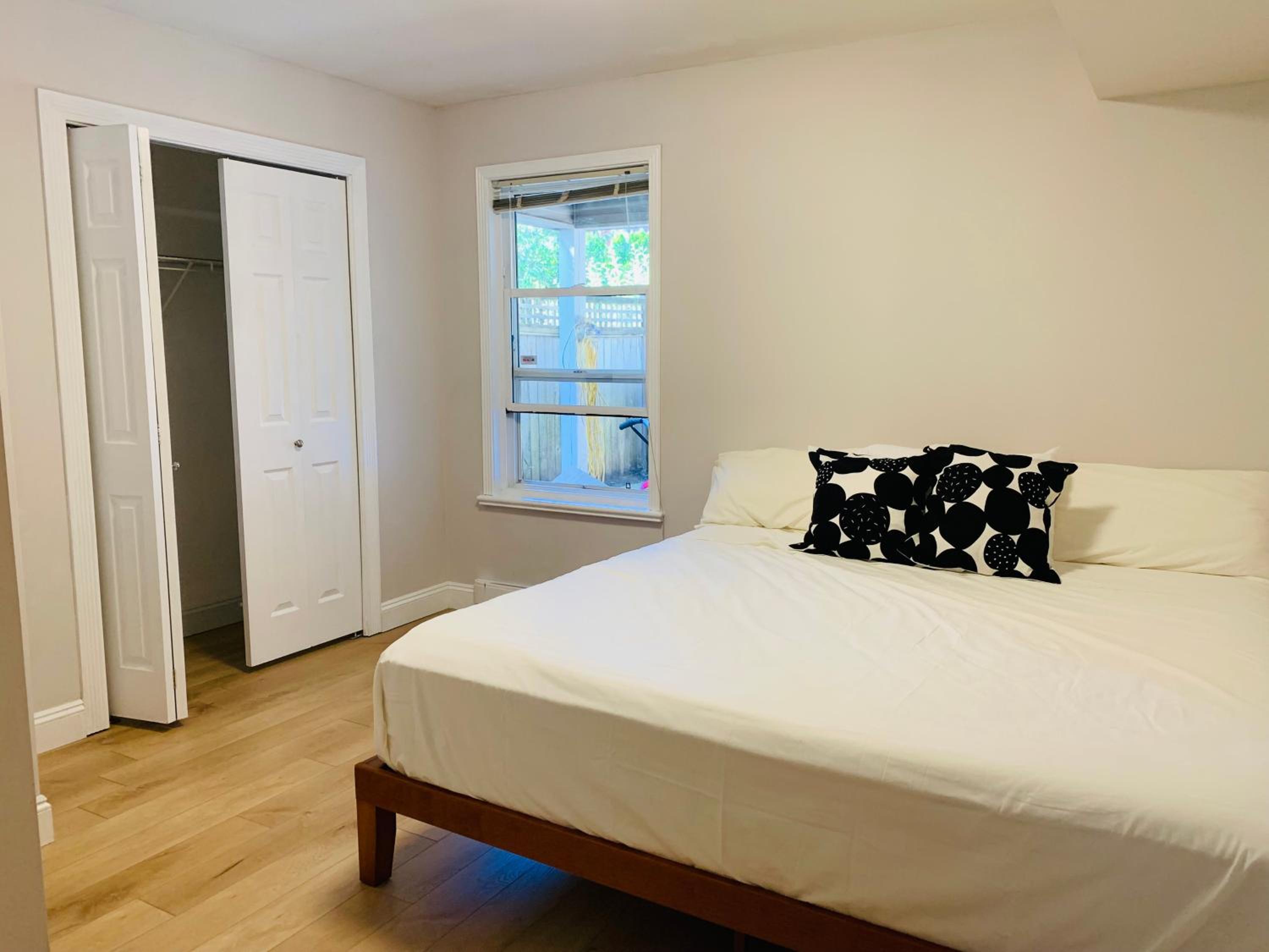 2 Beds Guest Suite to Yourself at Coquitlam Centre Mall