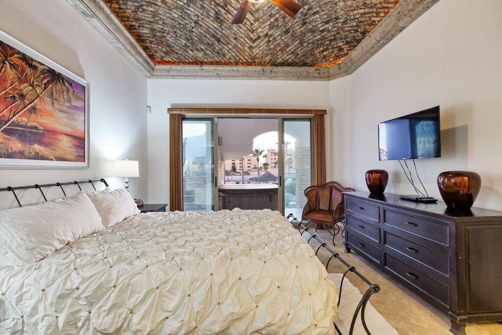 Luxury Ocean View Villa on Sandy Beach