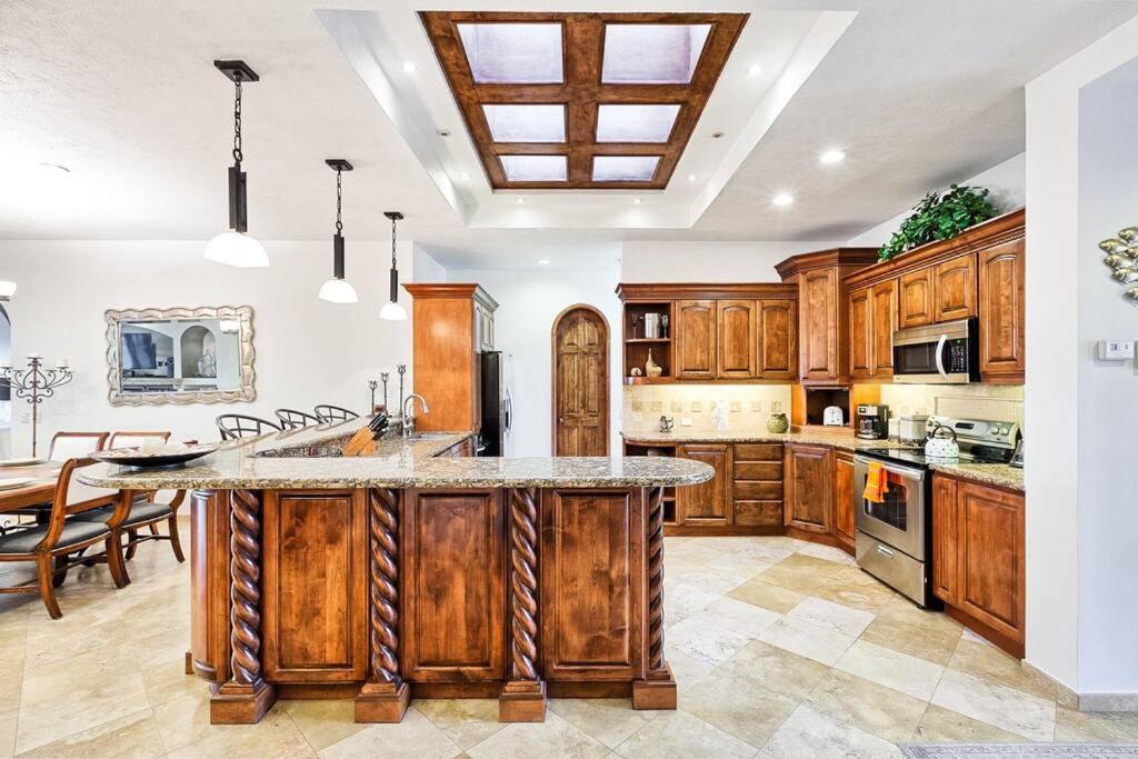 Luxury Ocean View Villa on Sandy Beach