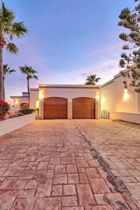 Luxury Ocean View Villa on Sandy Beach