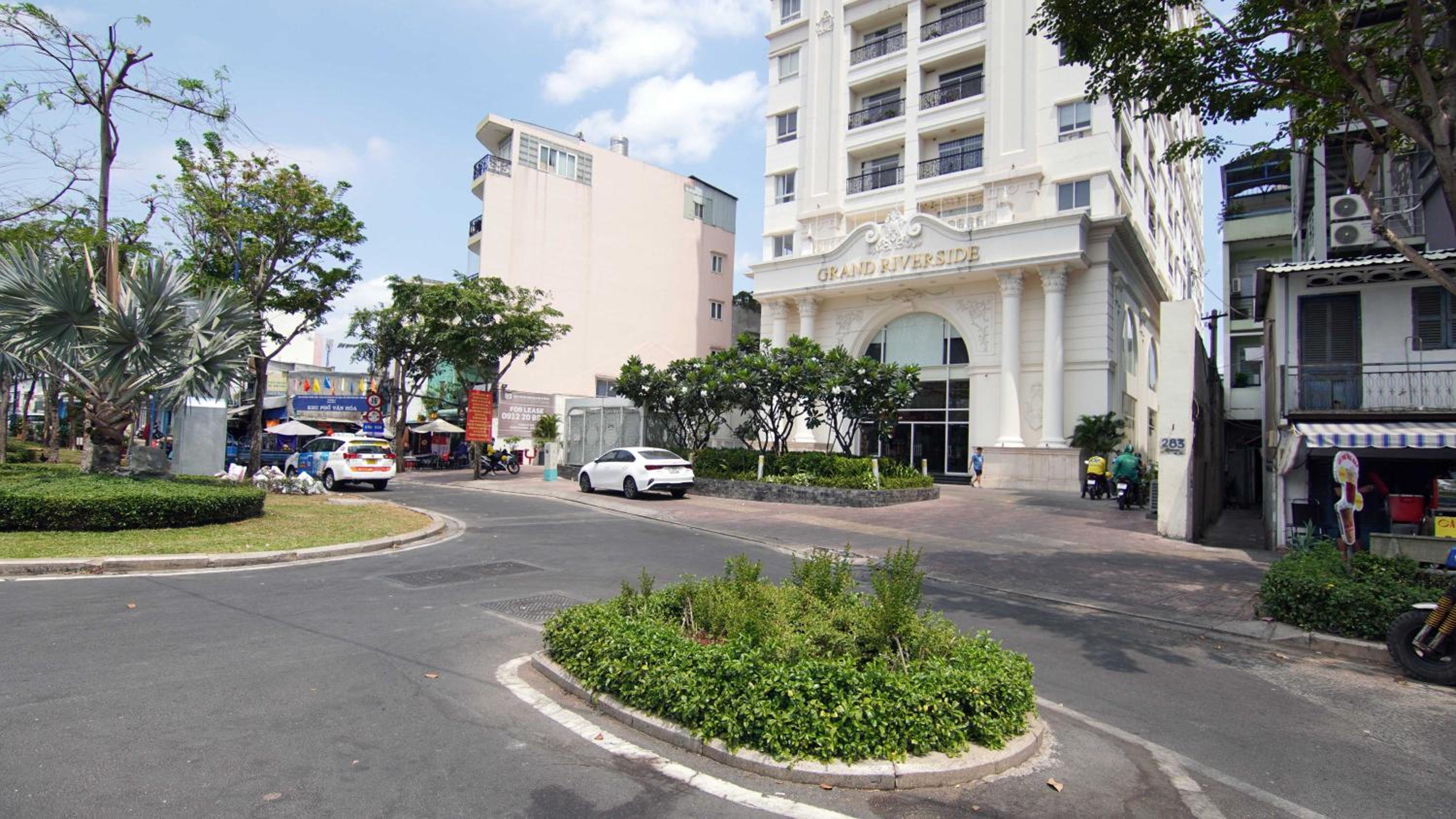 The Luxury GRAND RIVERSIDE Apartment City Center