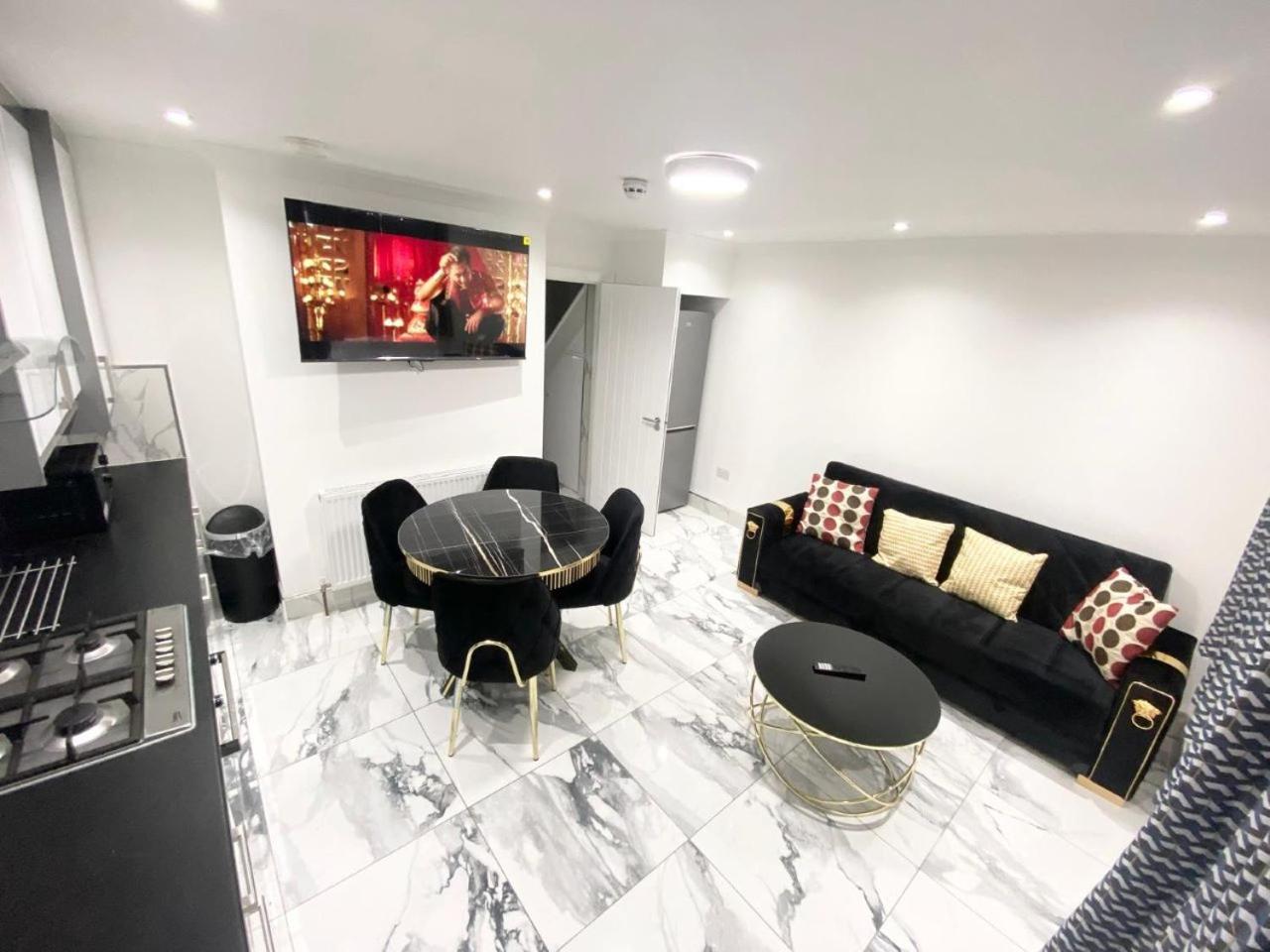 THE ROYAL BOUTIQUE PICCADILLY LODGE by LONDON SLEEP 6 view 5