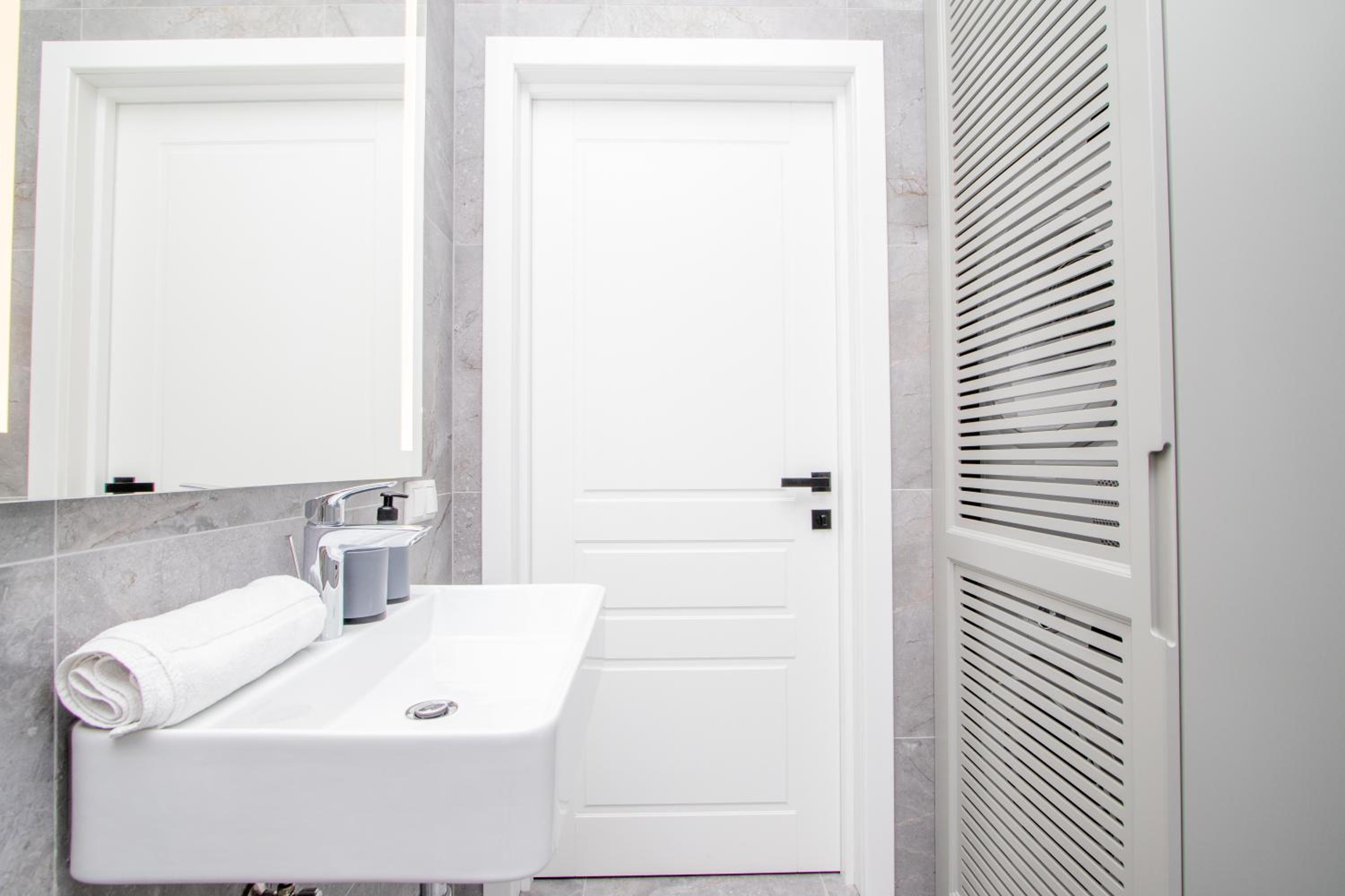Newly Built Apartments With Parking, By Cohost