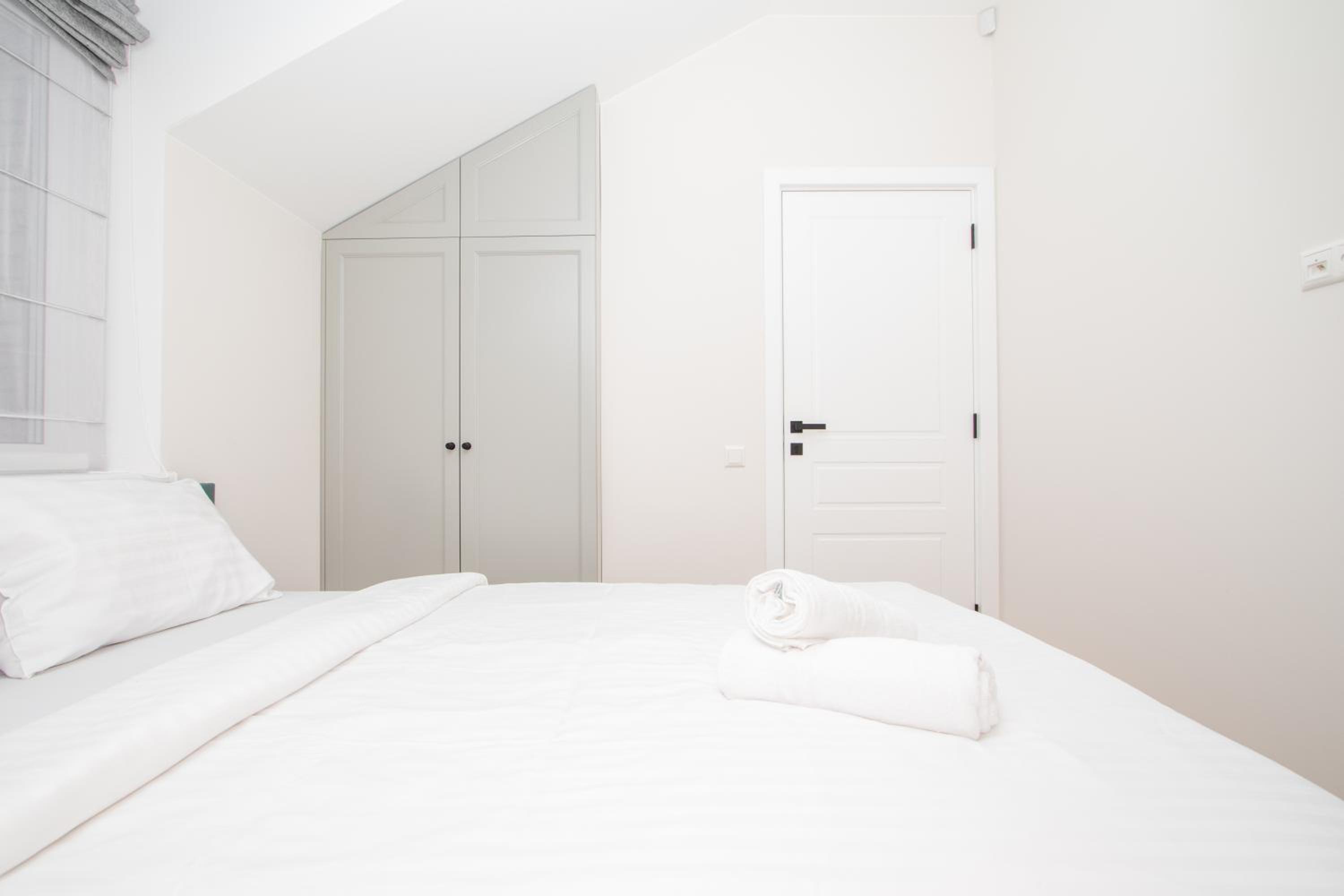 Newly Built Apartments With Parking, By Cohost
