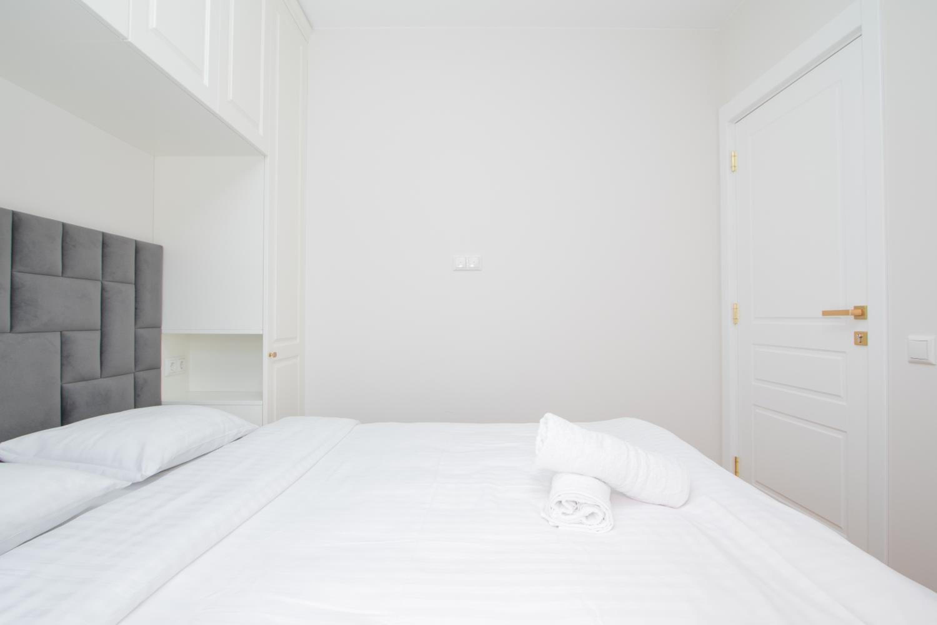Newly Built Apartments With Parking, By Cohost