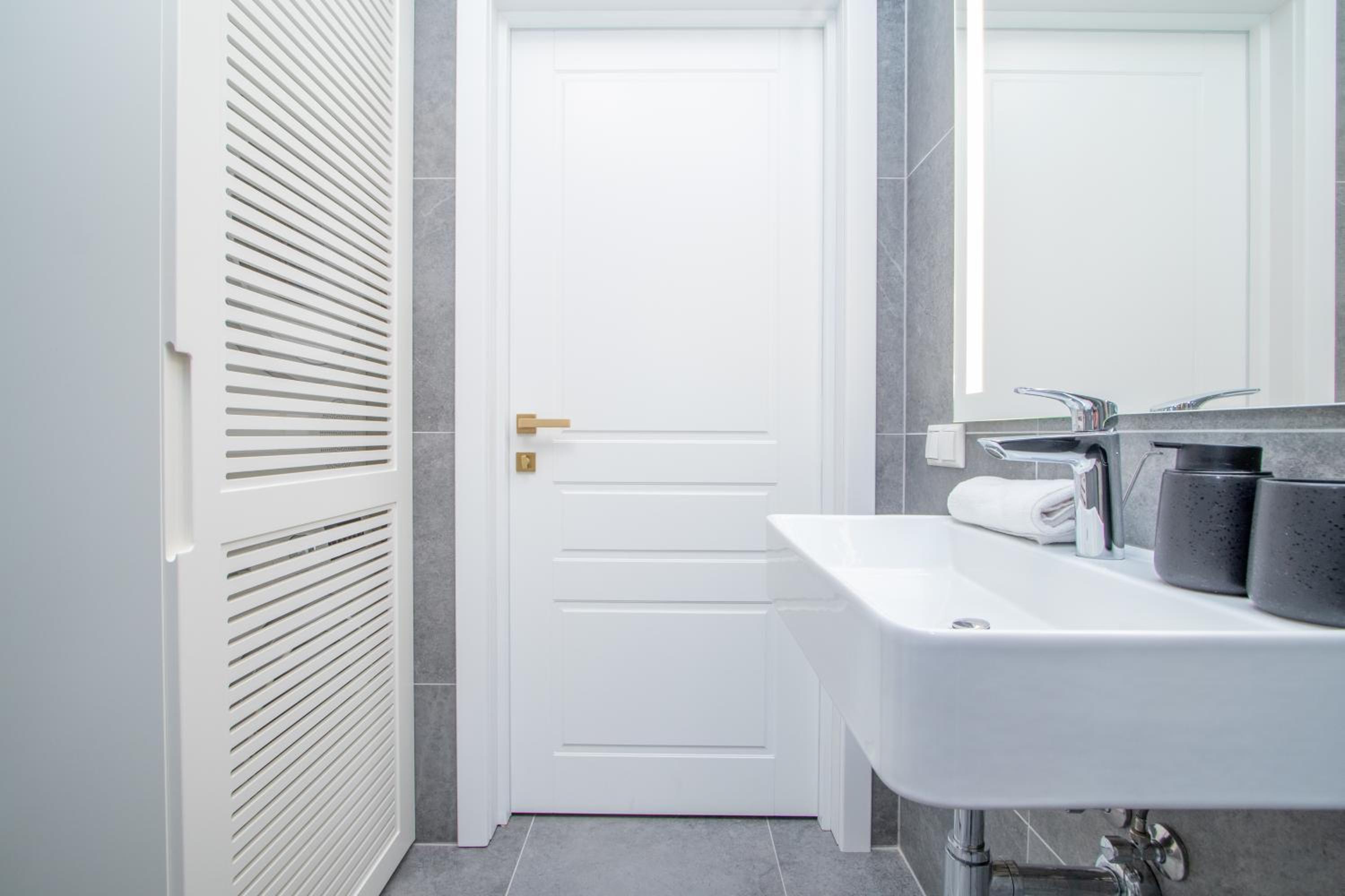 Newly Built Apartments With Parking, By Cohost