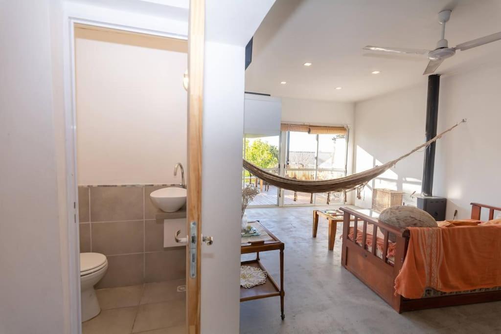 Hermosa casa, terraza al río, Jacuzzi climatizado