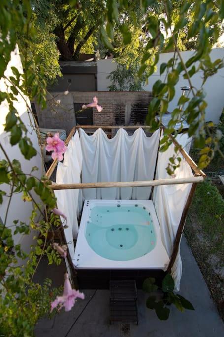 Hermosa casa, terraza al río, Jacuzzi climatizado