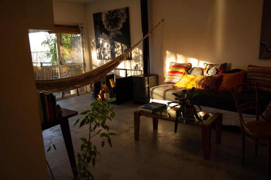 Hermosa casa, terraza al río, Jacuzzi climatizado