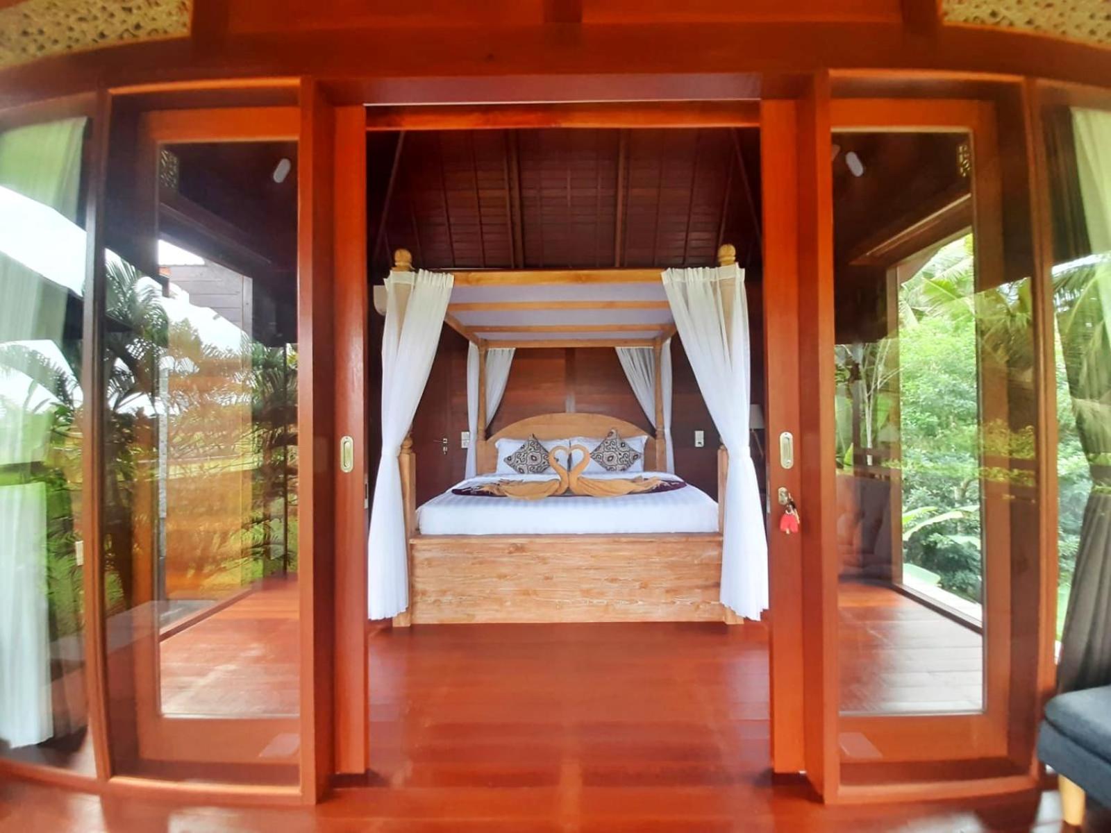 Wooden pool villa in ubud By iLys Collection view 2