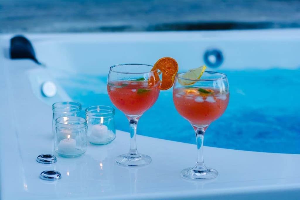 Hermosa casa, terraza al río, Jacuzzi climatizado
