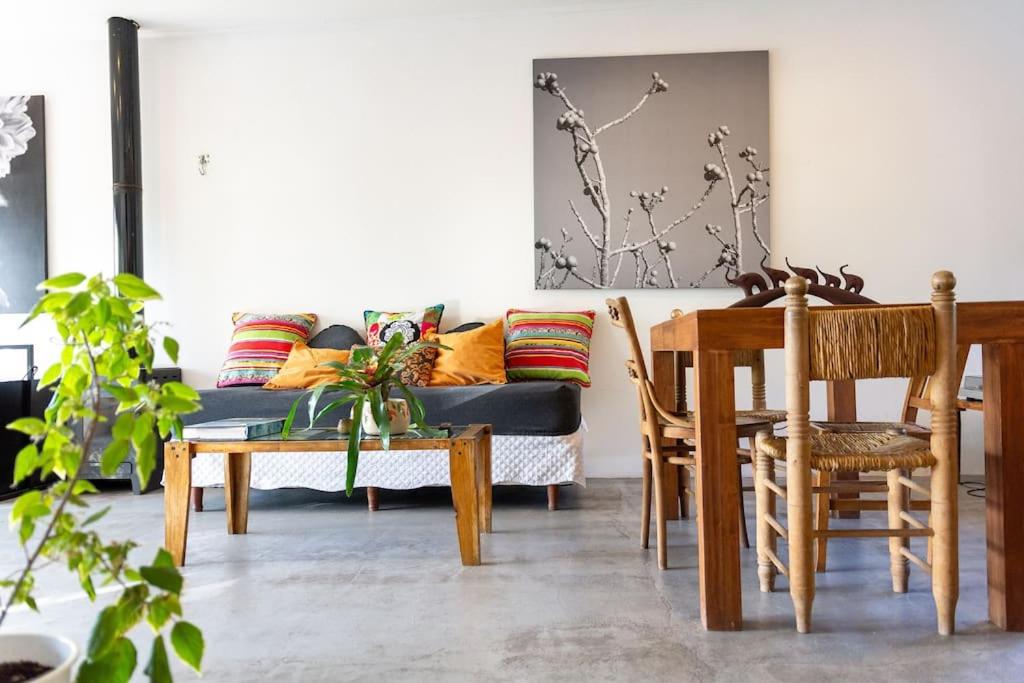 Hermosa casa, terraza al río, Jacuzzi climatizado