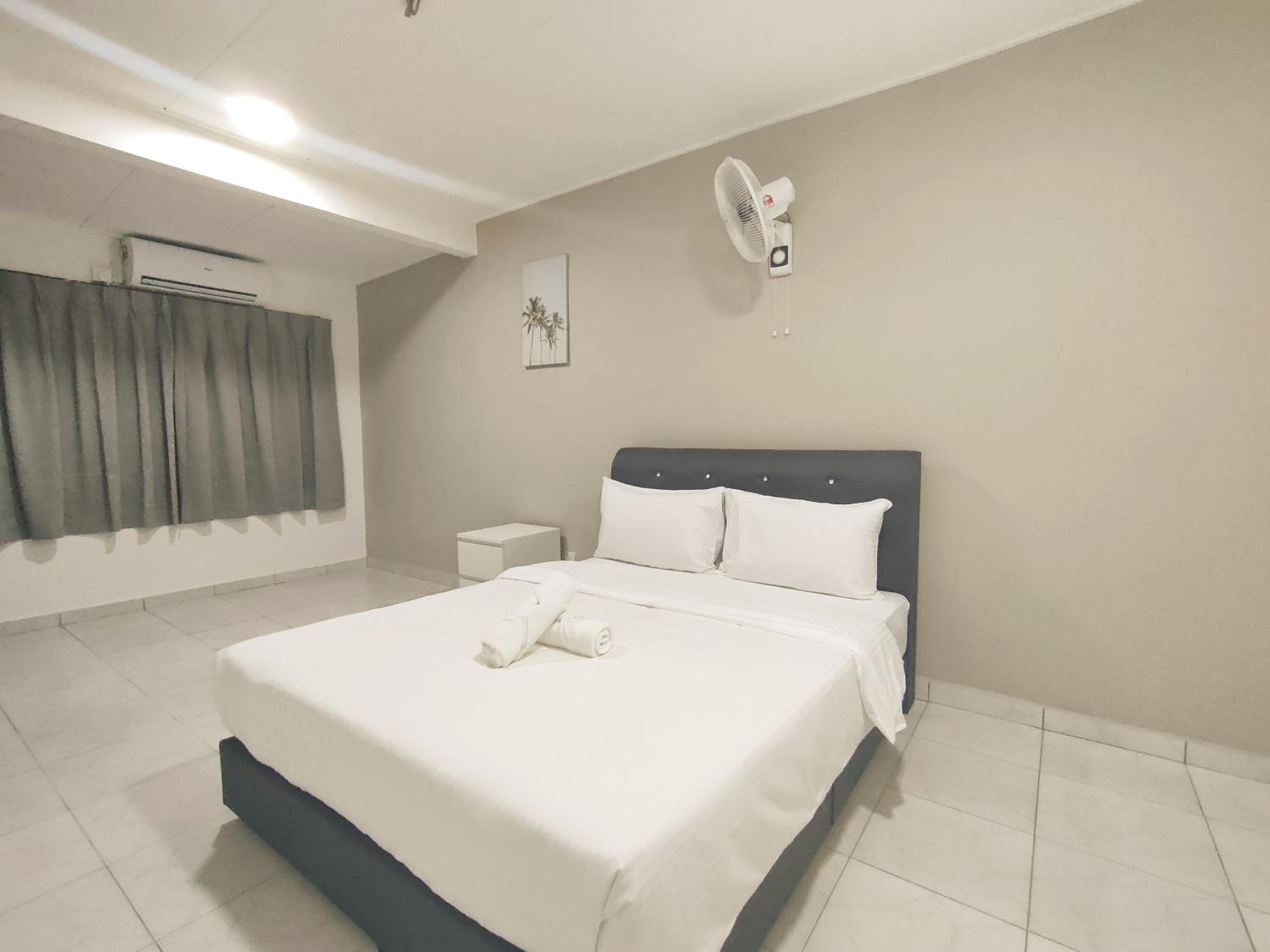 Molek Premium Suite 3R2B at Johor Bahru by Maco Home
