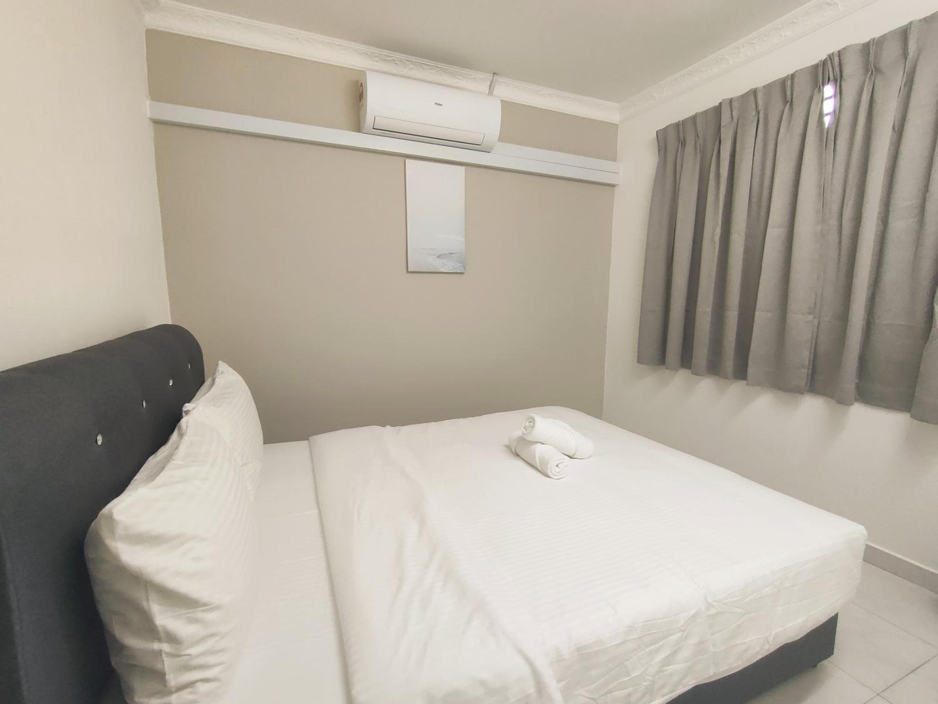 Molek Premium Suite 3R2B at Johor Bahru by Maco Home