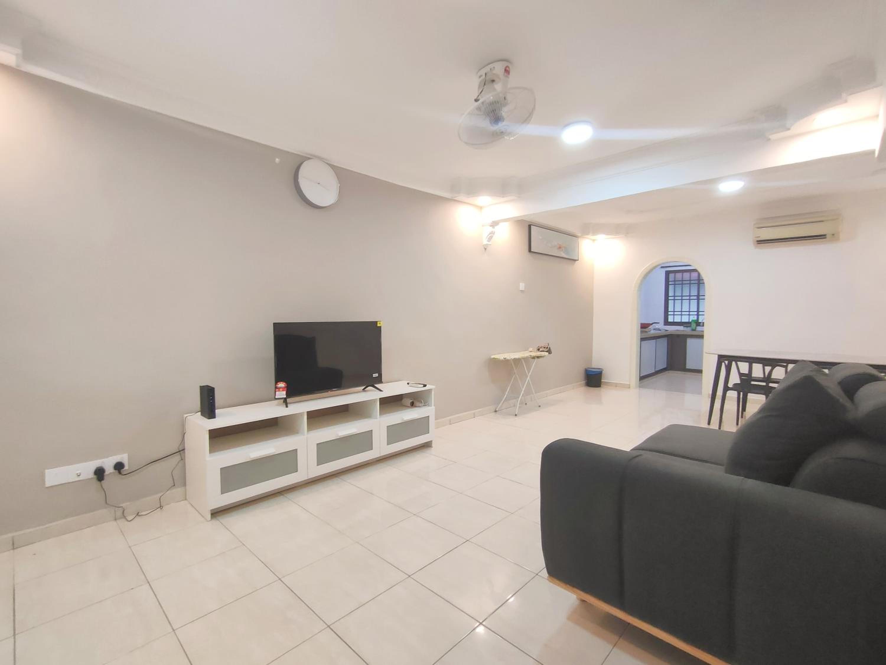 Molek Premium Suite 3R2B at Johor Bahru by Maco Home