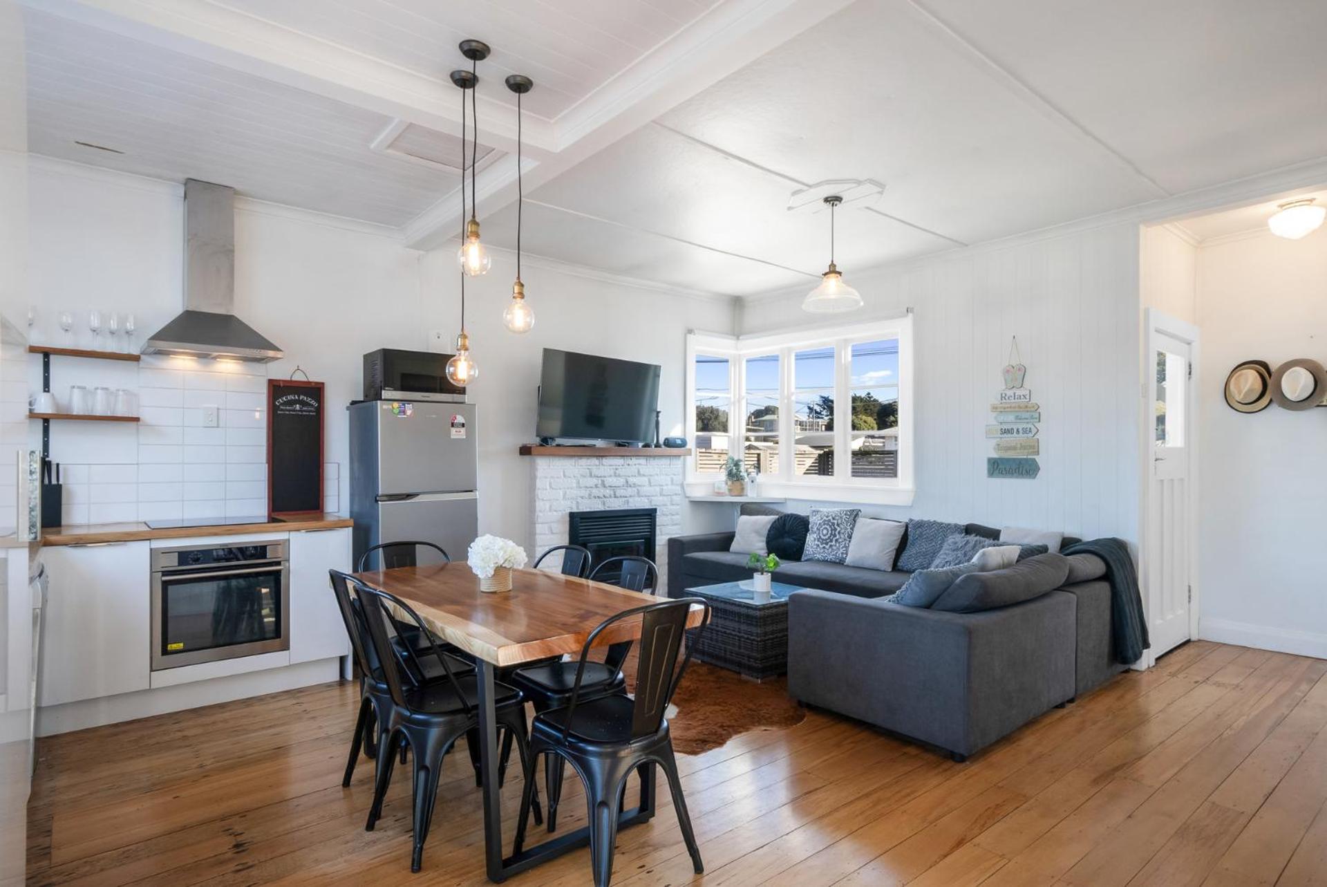 Ocean Breeze - Foxton Beach Holiday Home view 3