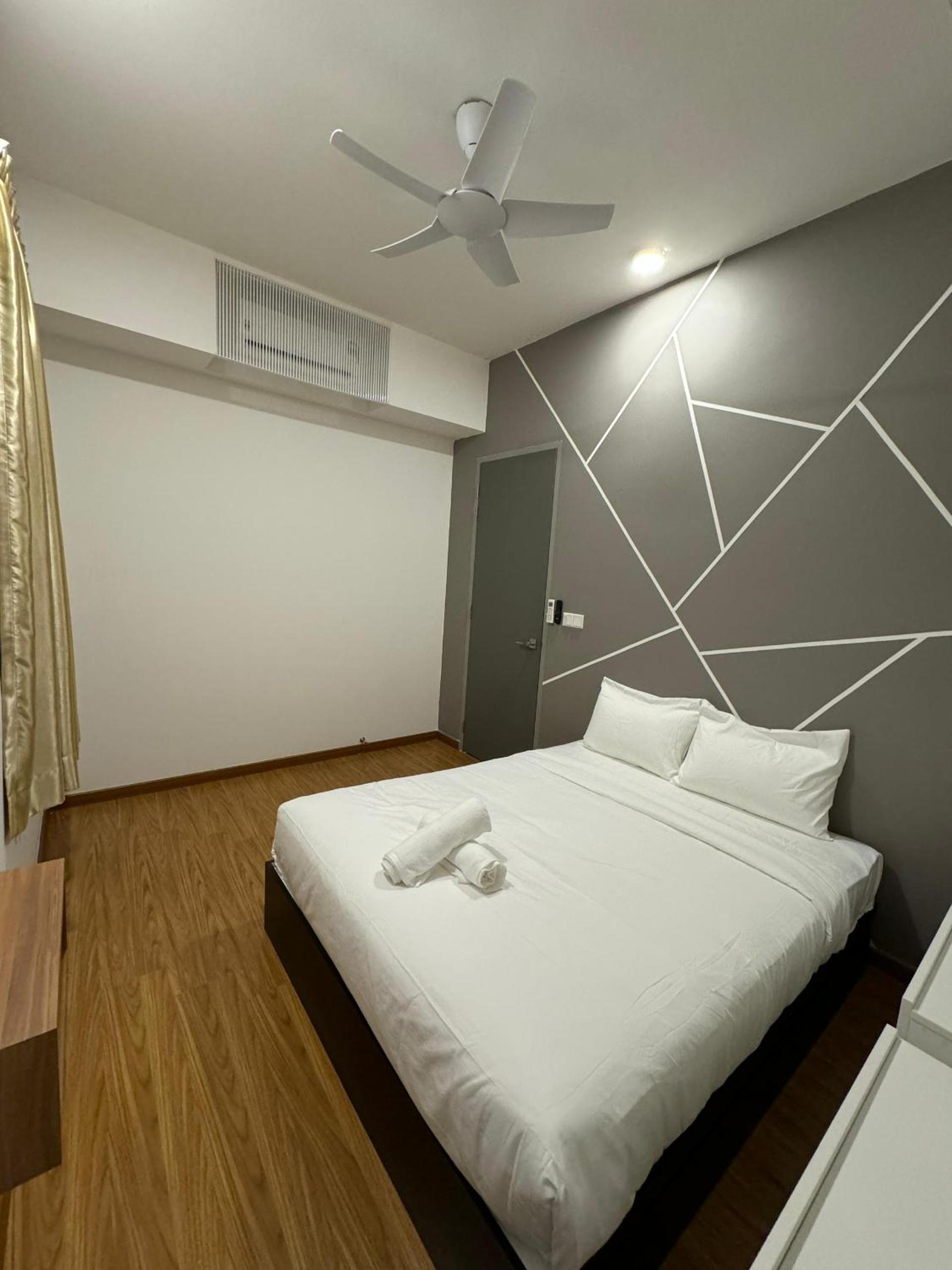 Cozy Comfort- Beacon Executives Suite photo 6