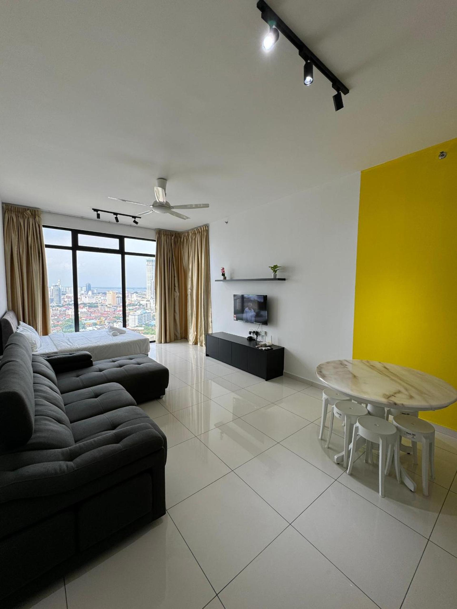 Cozy Comfort- Beacon Executives Suite photo 3