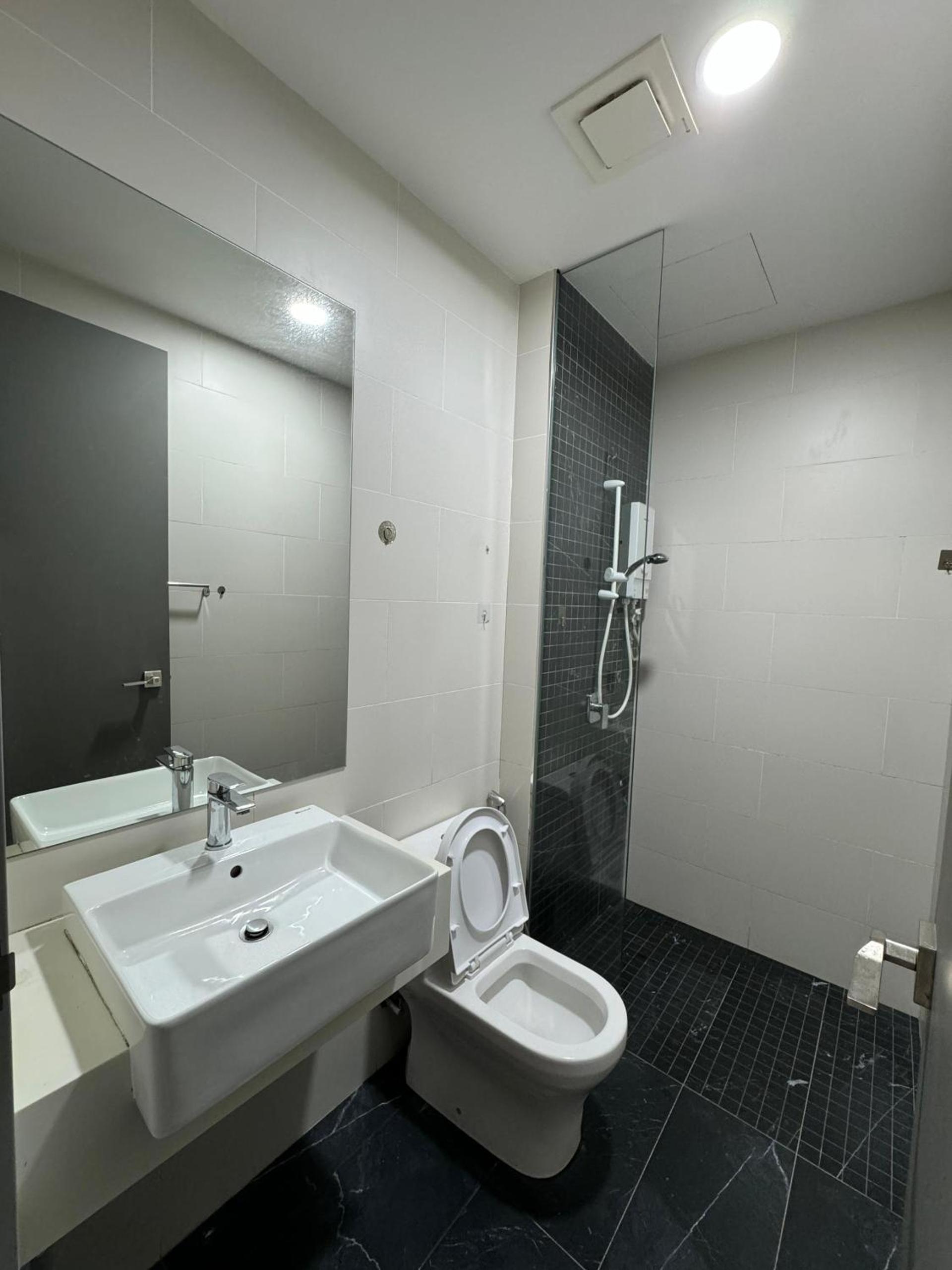 Cozy Comfort- Beacon Executives Suite photo 5