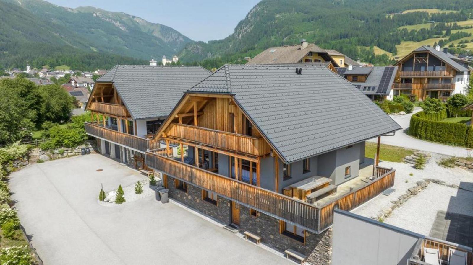 Panorama Chalet Grau XL