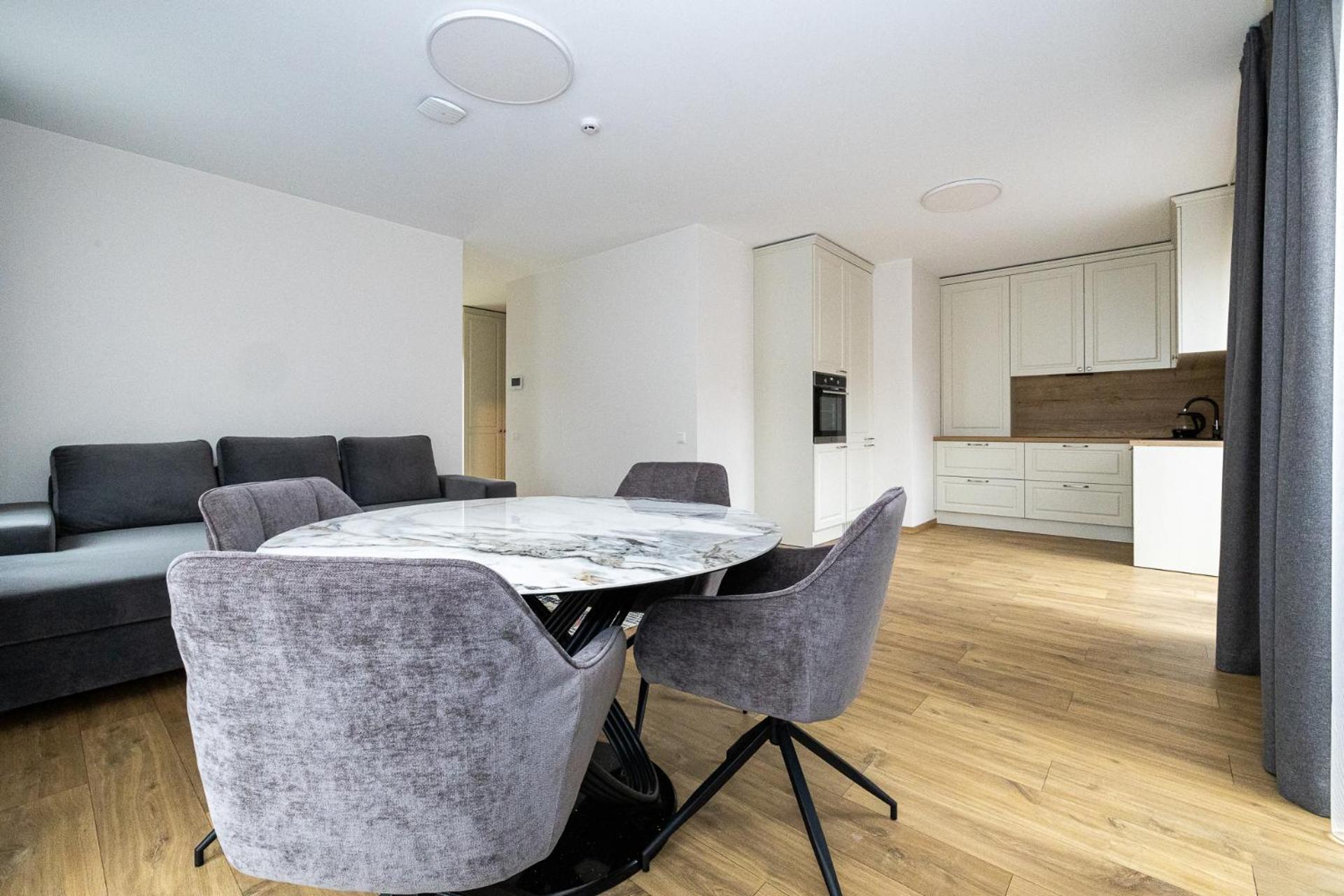 Newly Built Apartments With Parking, By Cohost