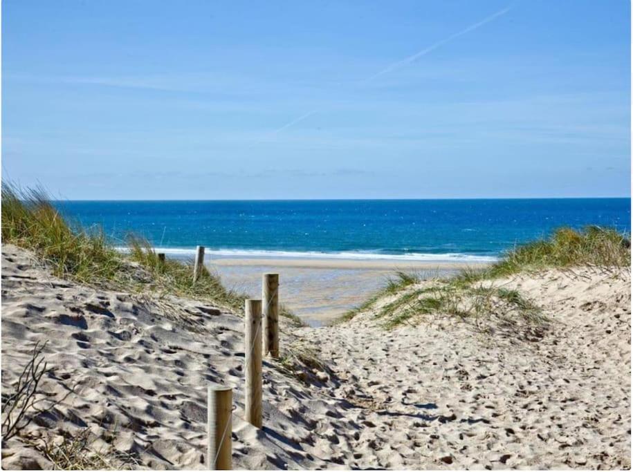 Newquay Beach House by Signature Stays - Parking - Modern - Coastal