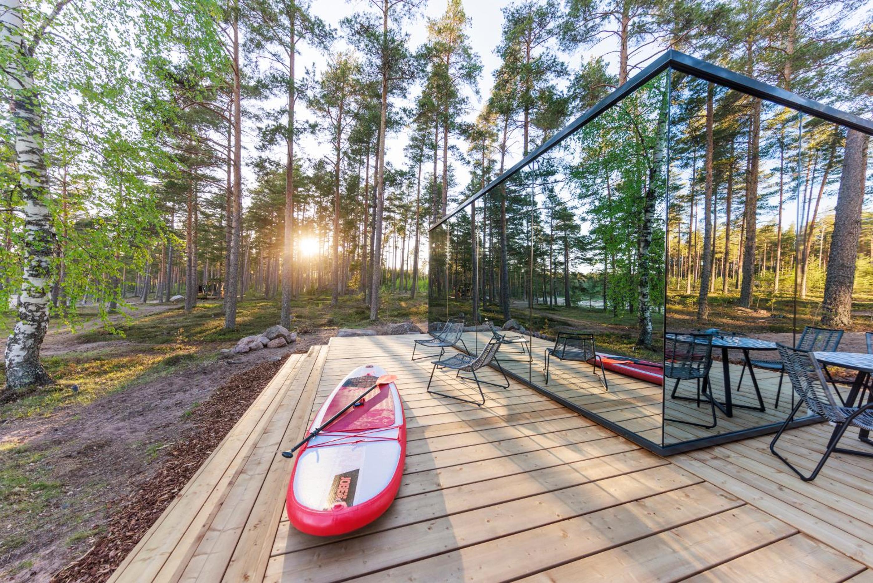 ÖÖD Mirror Houses at Versso