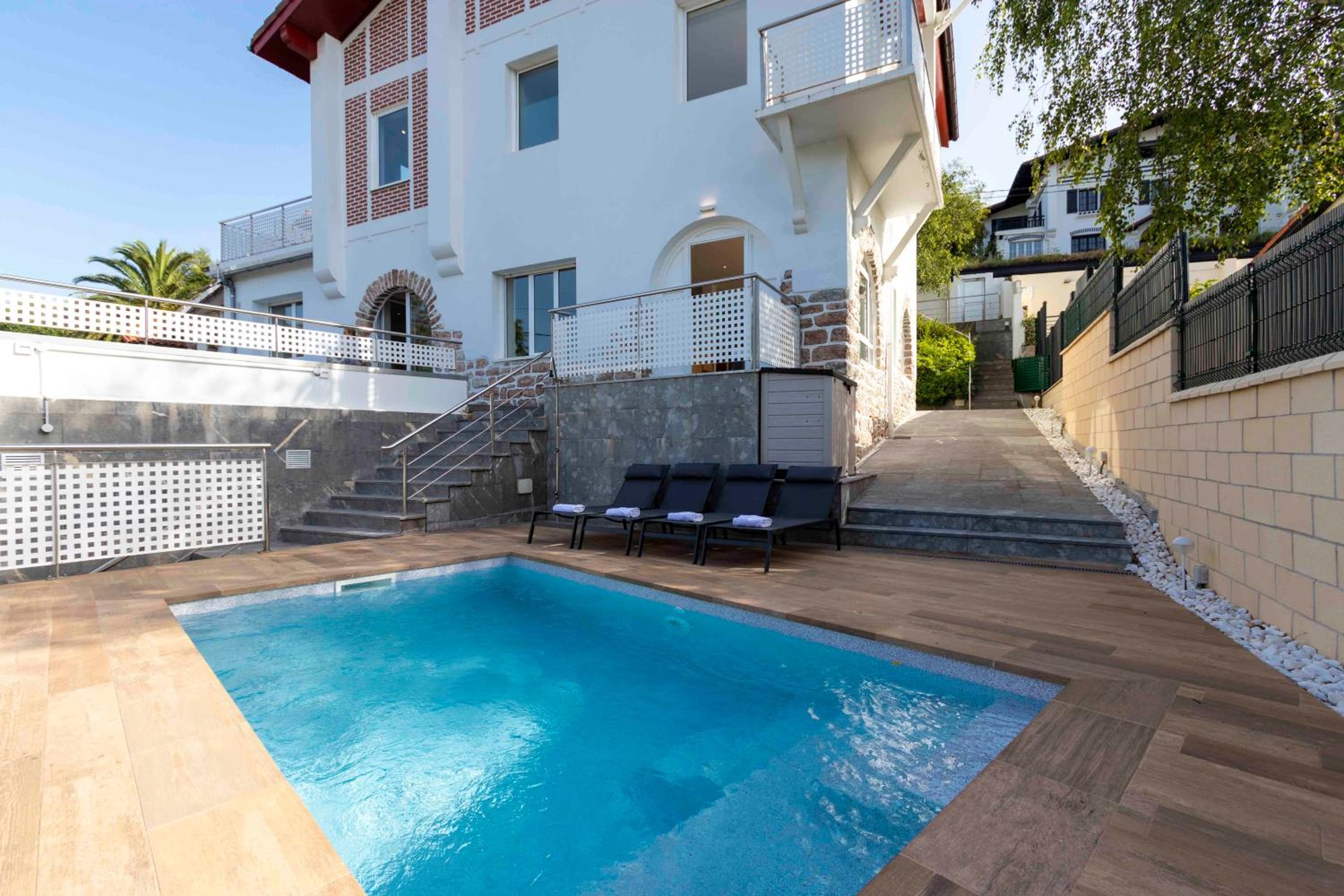 Villa Alaia