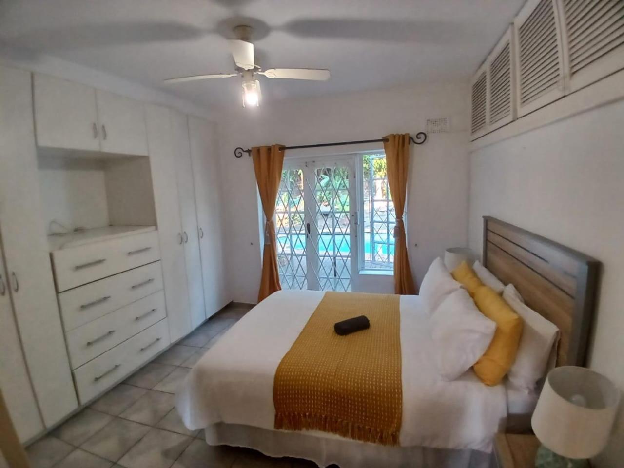 Cozy Margate Retreat family home with 2 Bedrooms view 5