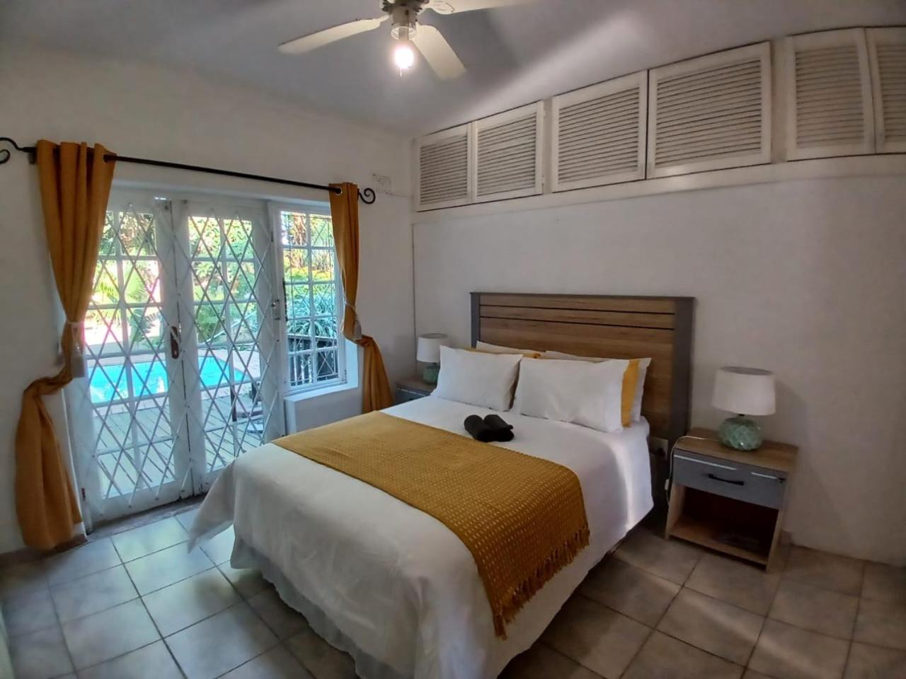 Cozy Margate Retreat family home with 2 Bedrooms view 2