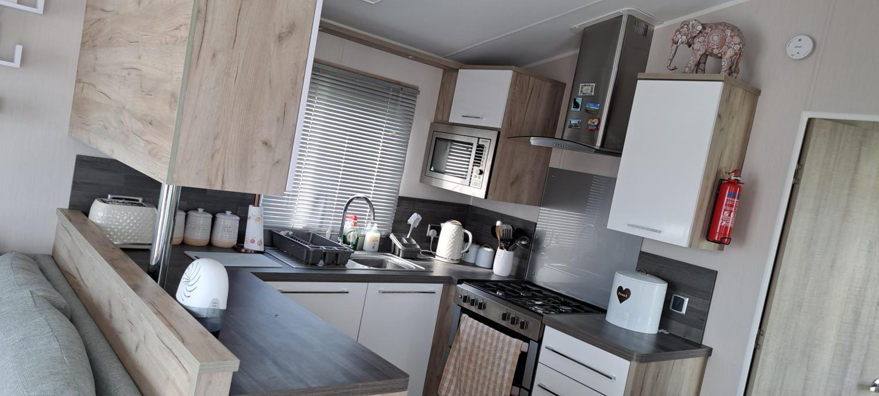 Beautiful 3-Bed Lodge in kent view 5