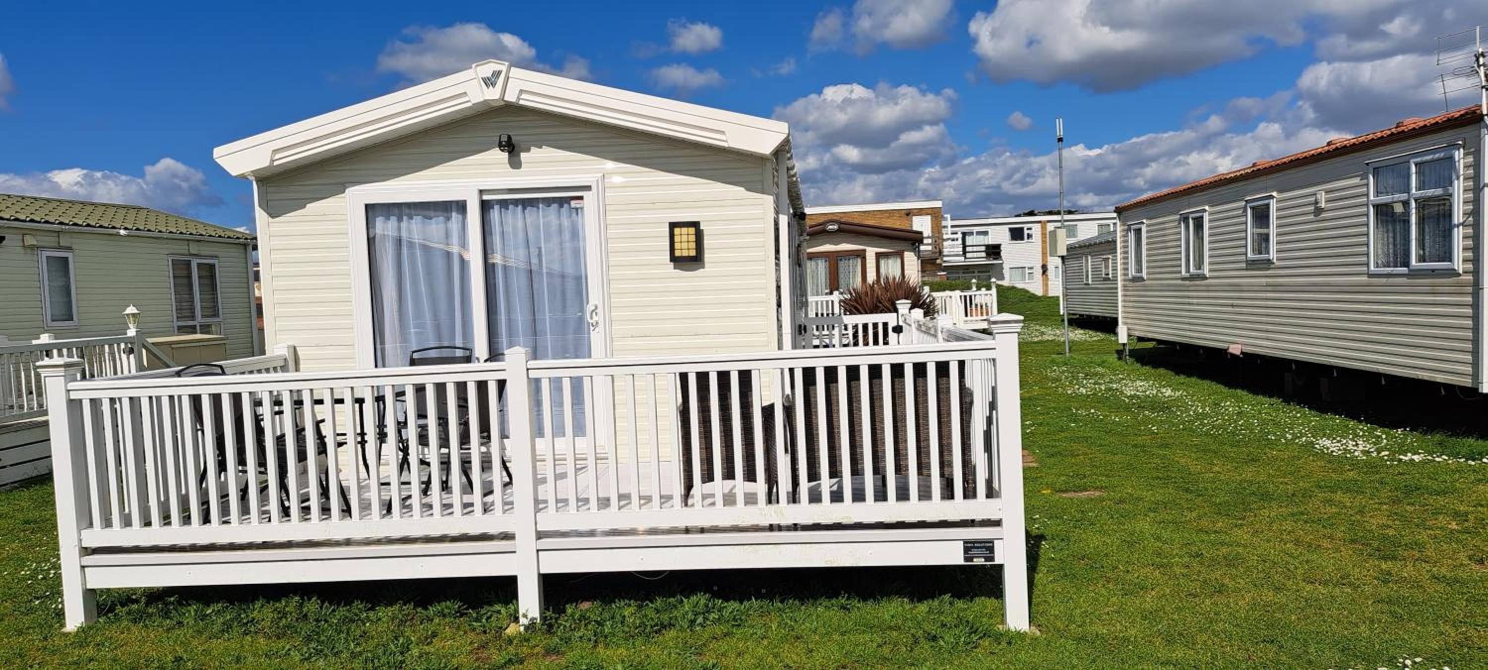 Beautiful 3-Bed Lodge in kent view 2