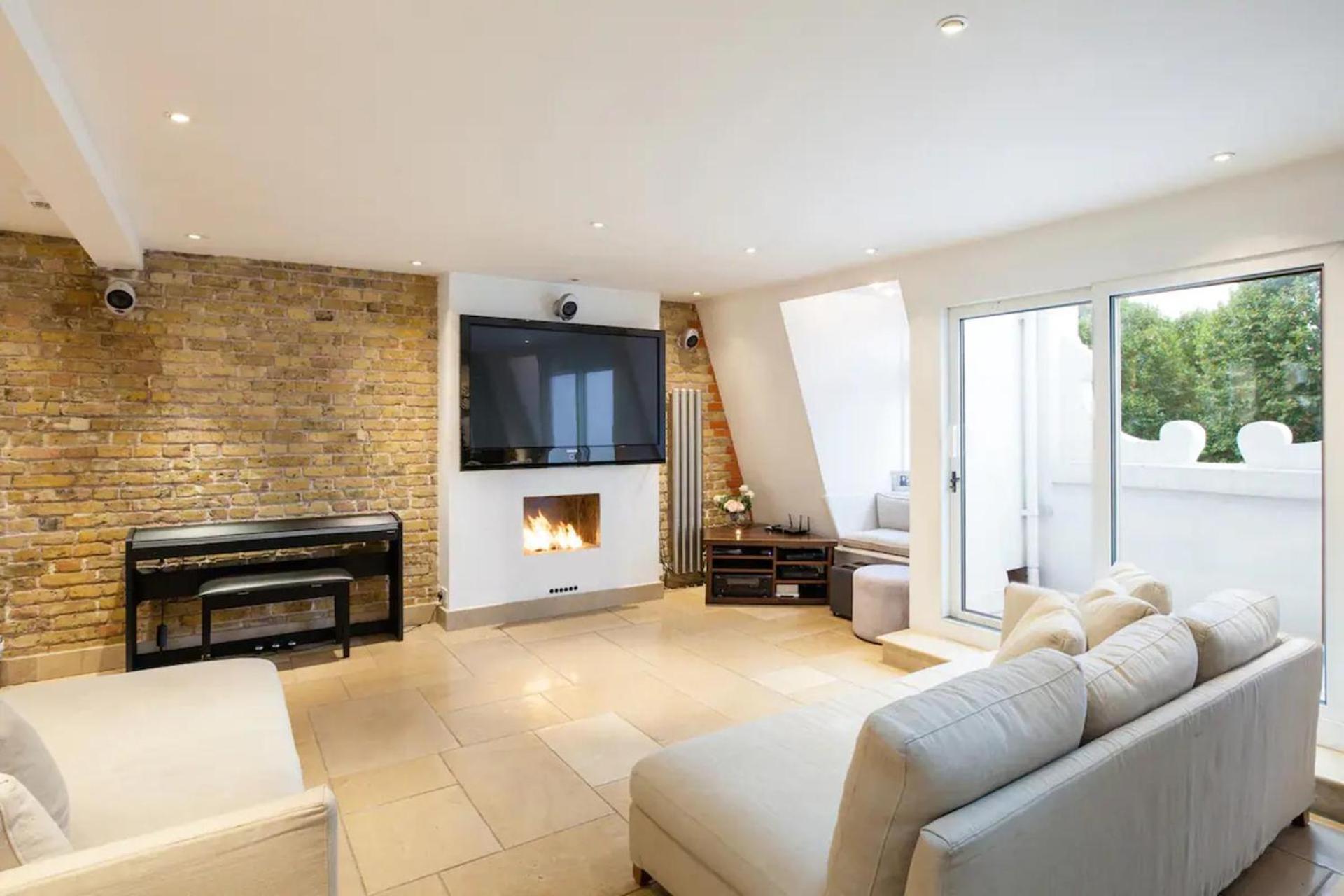 Knightsbridge Central 4th Floor Walk up- Penthouse