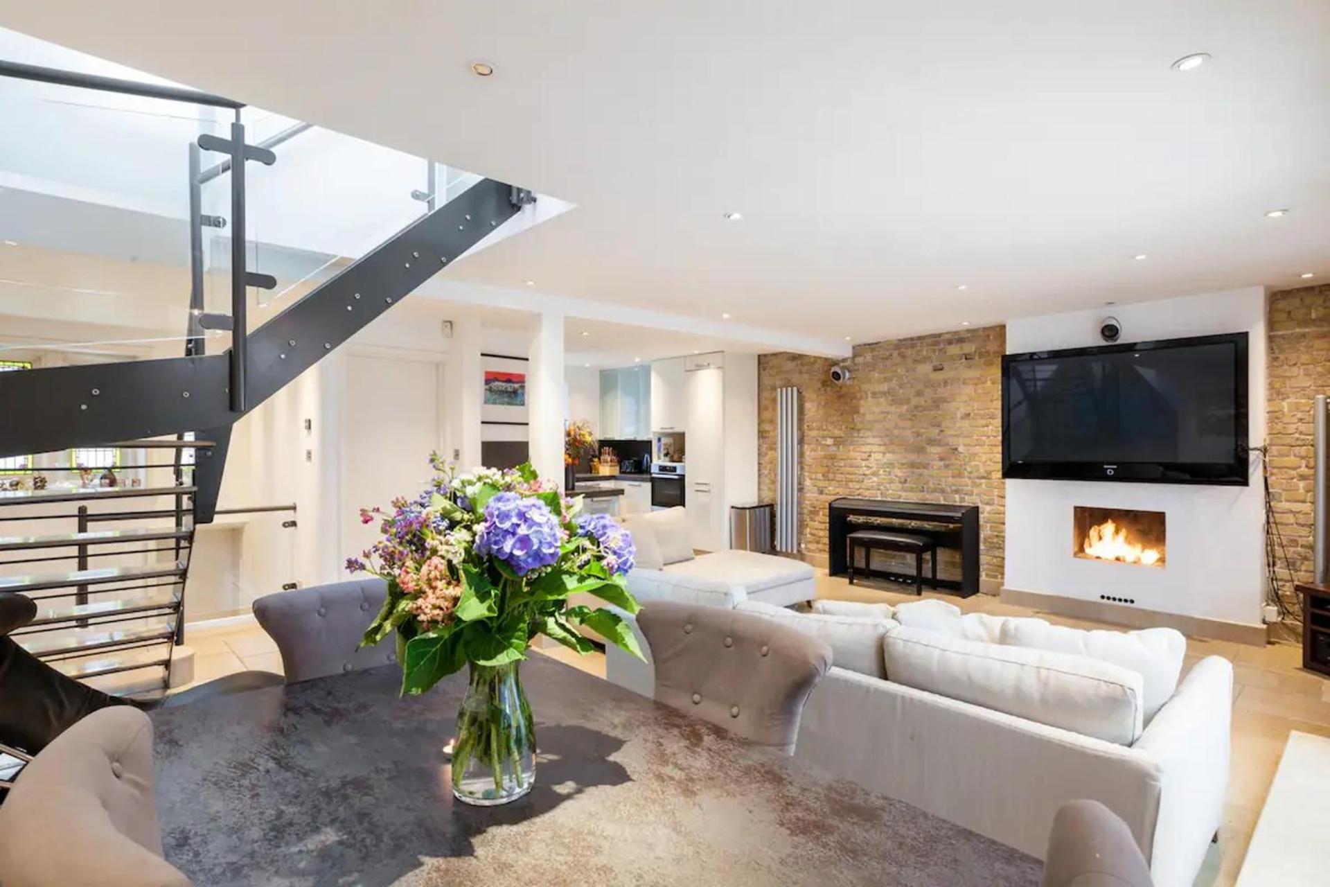 Knightsbridge Central 4th Floor Walk up- Penthouse