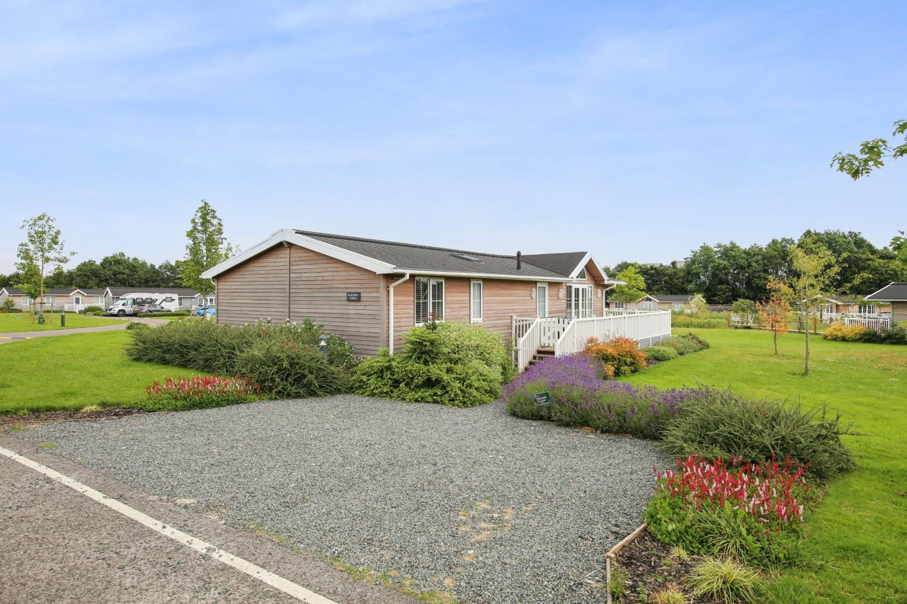 Host & Stay - Mahonia Lodge